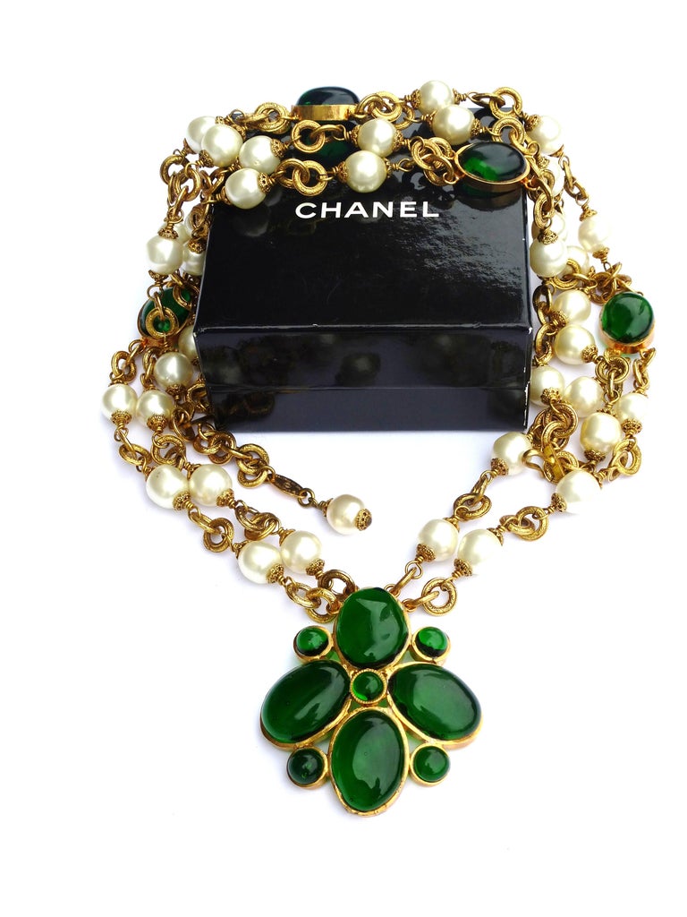Coco Chanel 1950’s Maison Gripoix Green Glass Beads Pearl Collar Necklace