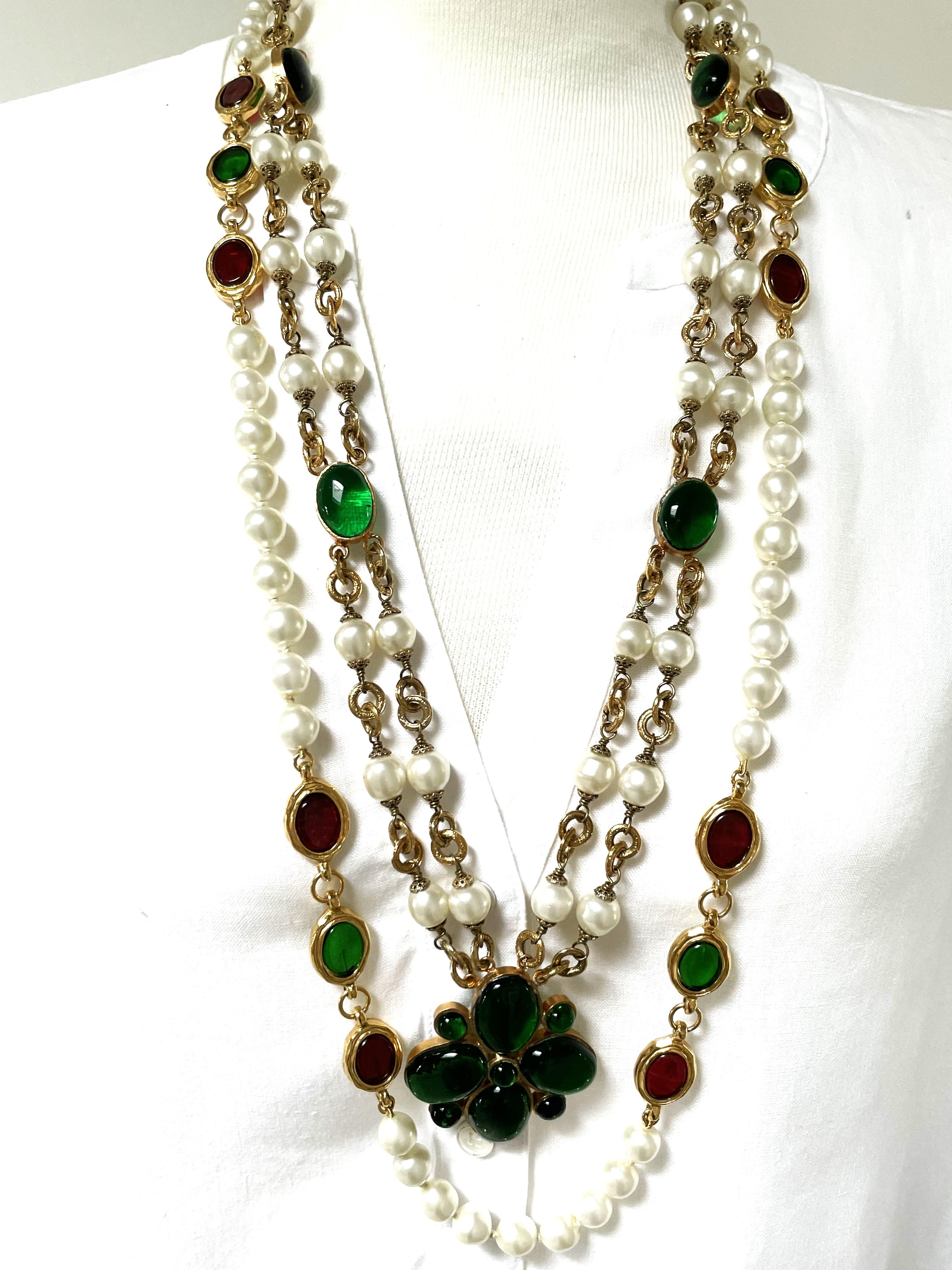 CHANEL double necklace  with green Gripoix glass flower pendant, pearls, 1991'   For Sale 2