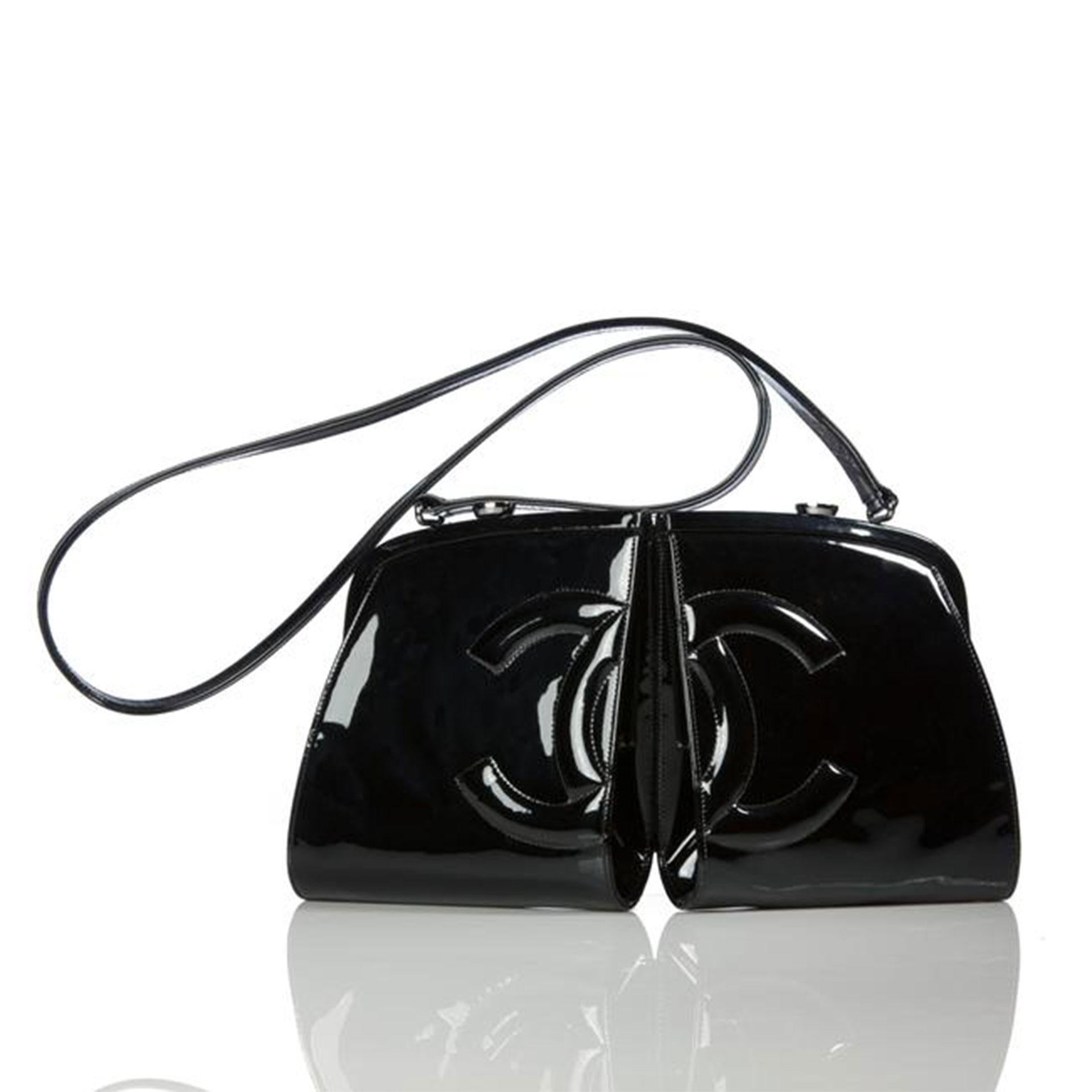 Chanel 2007 Double Twin Split Frame Runway Black Patent Leather Cross Body Bag In Good Condition For Sale In Miami, FL