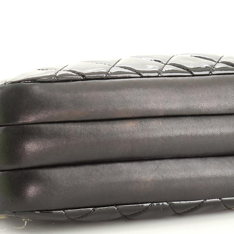 Chanel Pochette con doppia zip e catena con brevetto trapuntato medio 2