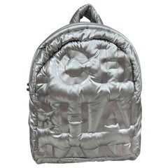 Sac à dos Chanel Doudone en nylon et tissu argenté