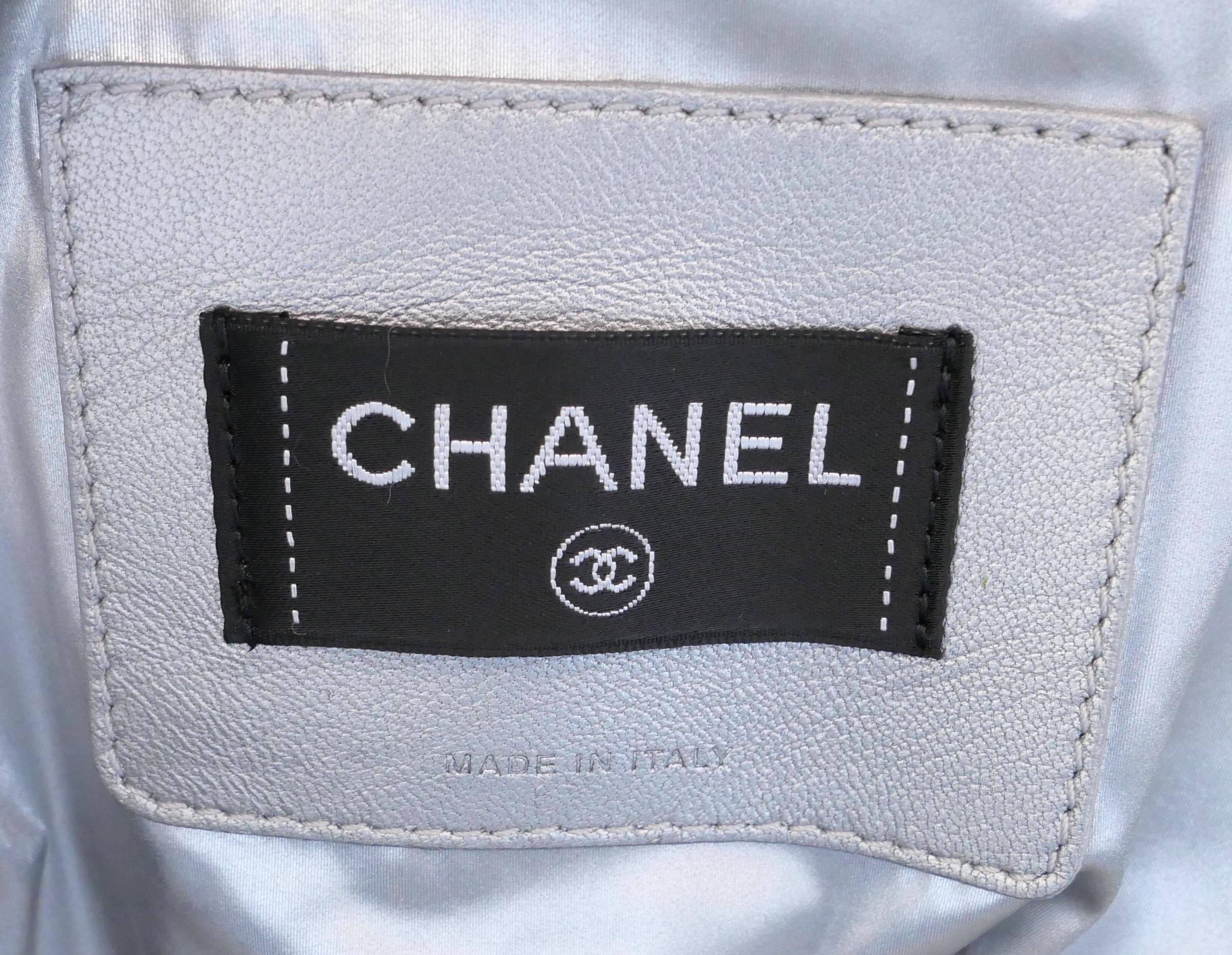 Chanel Doudoune Logo Quilted Nylon Tote Bag For Sale 4