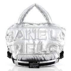 Chanel Doudoune Tote Nylon Embossé Large