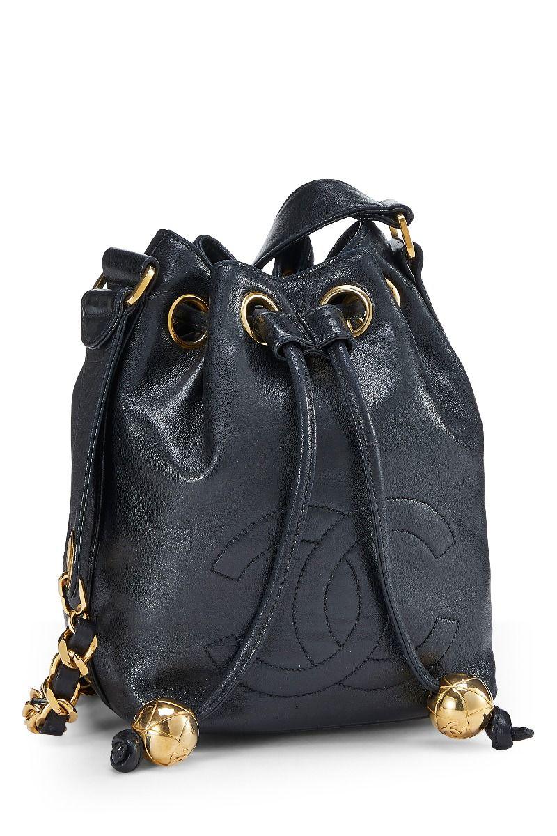 Chanel Drawstring Bucket Caviar Mini Black Lambskin Leather Cross Body Bag en vente 2