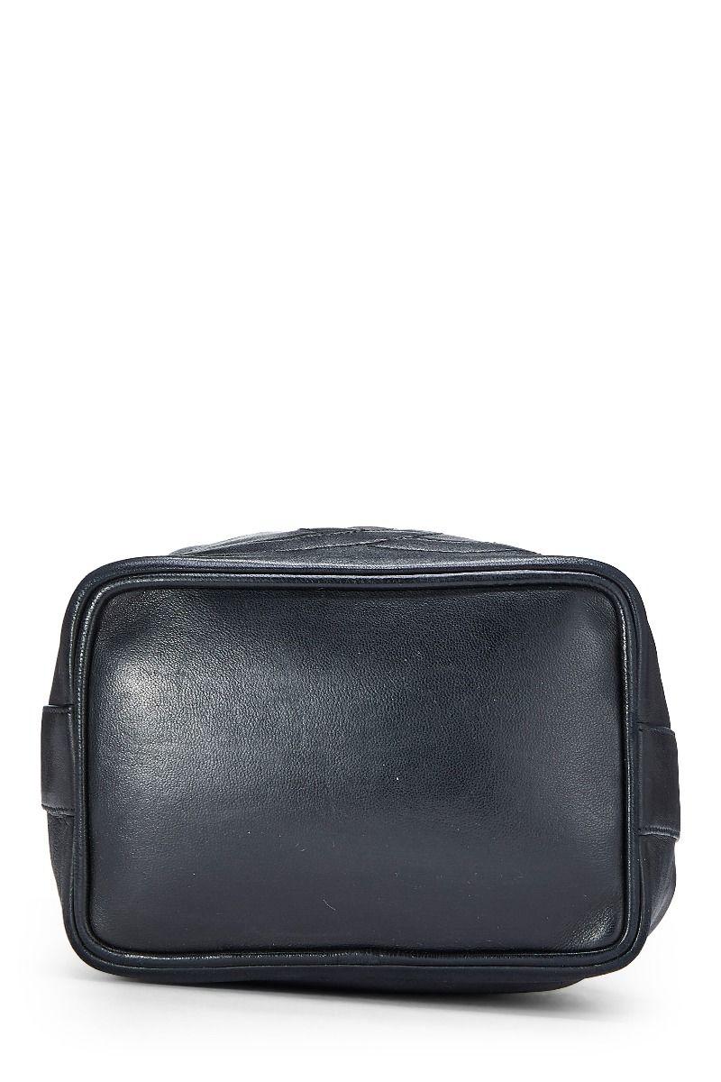 Chanel Drawstring Bucket Caviar Mini Black Lambskin Leather Cross Body Bag For Sale 5