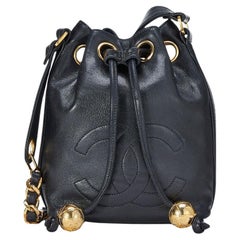 Chanel Bolso cruzado de piel de cordero negro Caviar Mini Drawstring Bucket