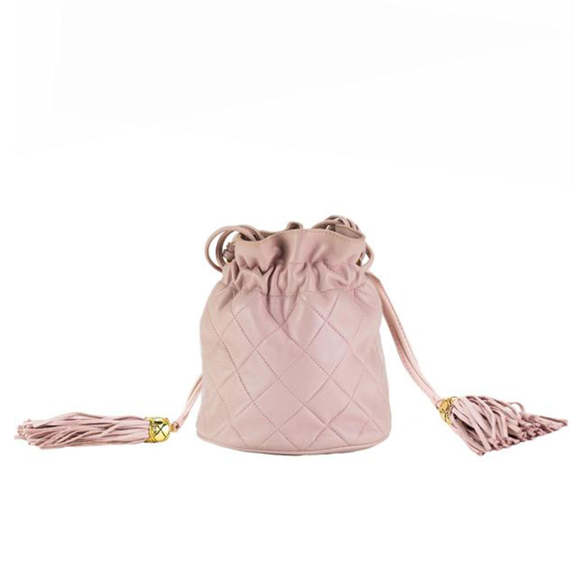 Beige Chanel Drawstring Bucket Quilted Two Tone Light Pink Lambskin Leather Hobo Bag For Sale