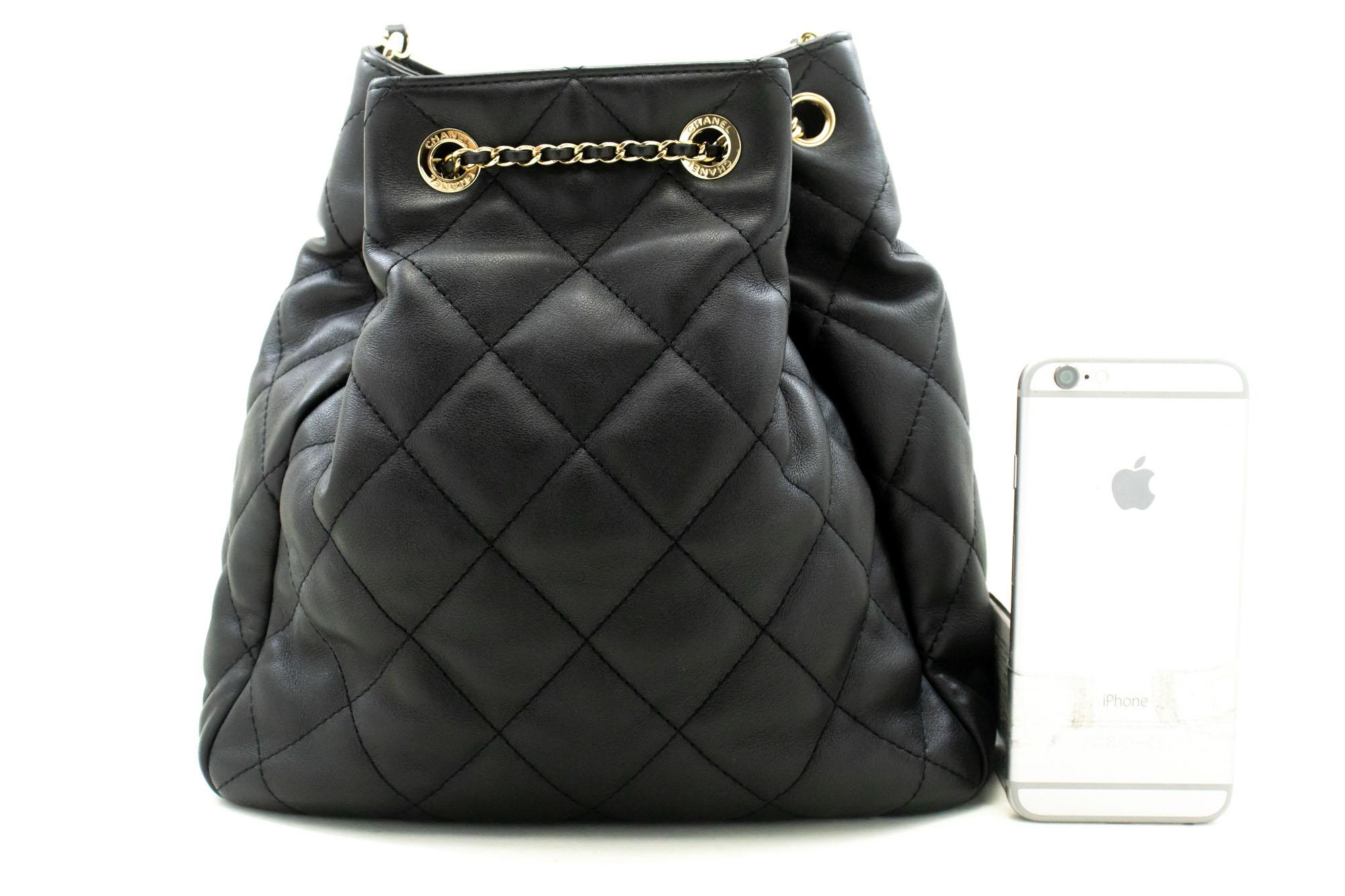 CHANEL Drawstring Chain Shoulder Bag Black Quilted Purse Lambskin In Good Condition For Sale In Takamatsu-shi, JP