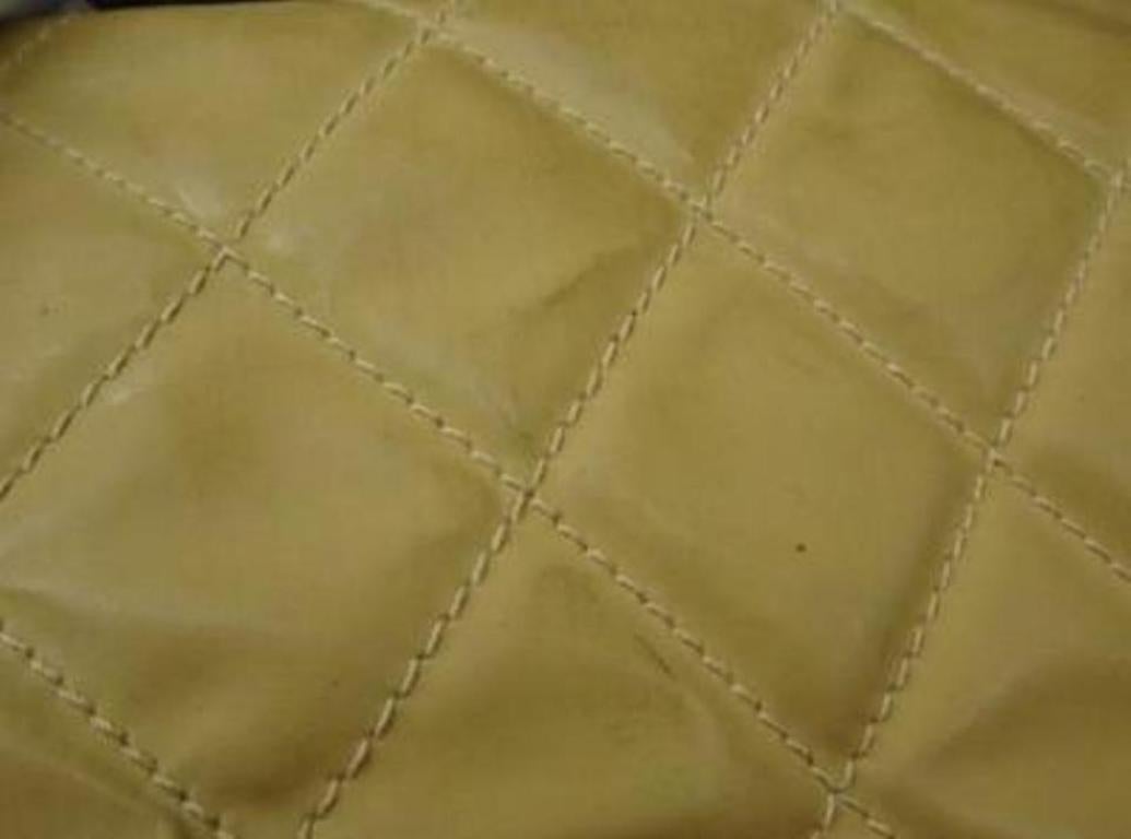 Chanel Drawstring Hobo Quilted Jumbo 217632 Beige Rubber Shoulder Bag For Sale 3