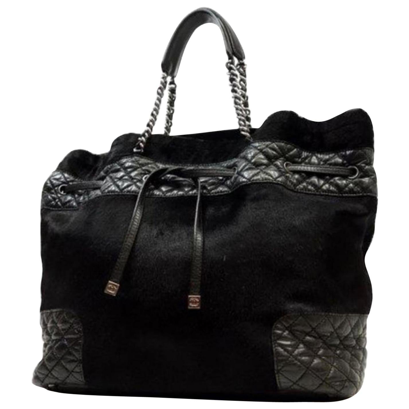 Chanel Drawstring Quilted Ponyhair Chain Tote 225066 Black Leather Shoulder Bag For Sale