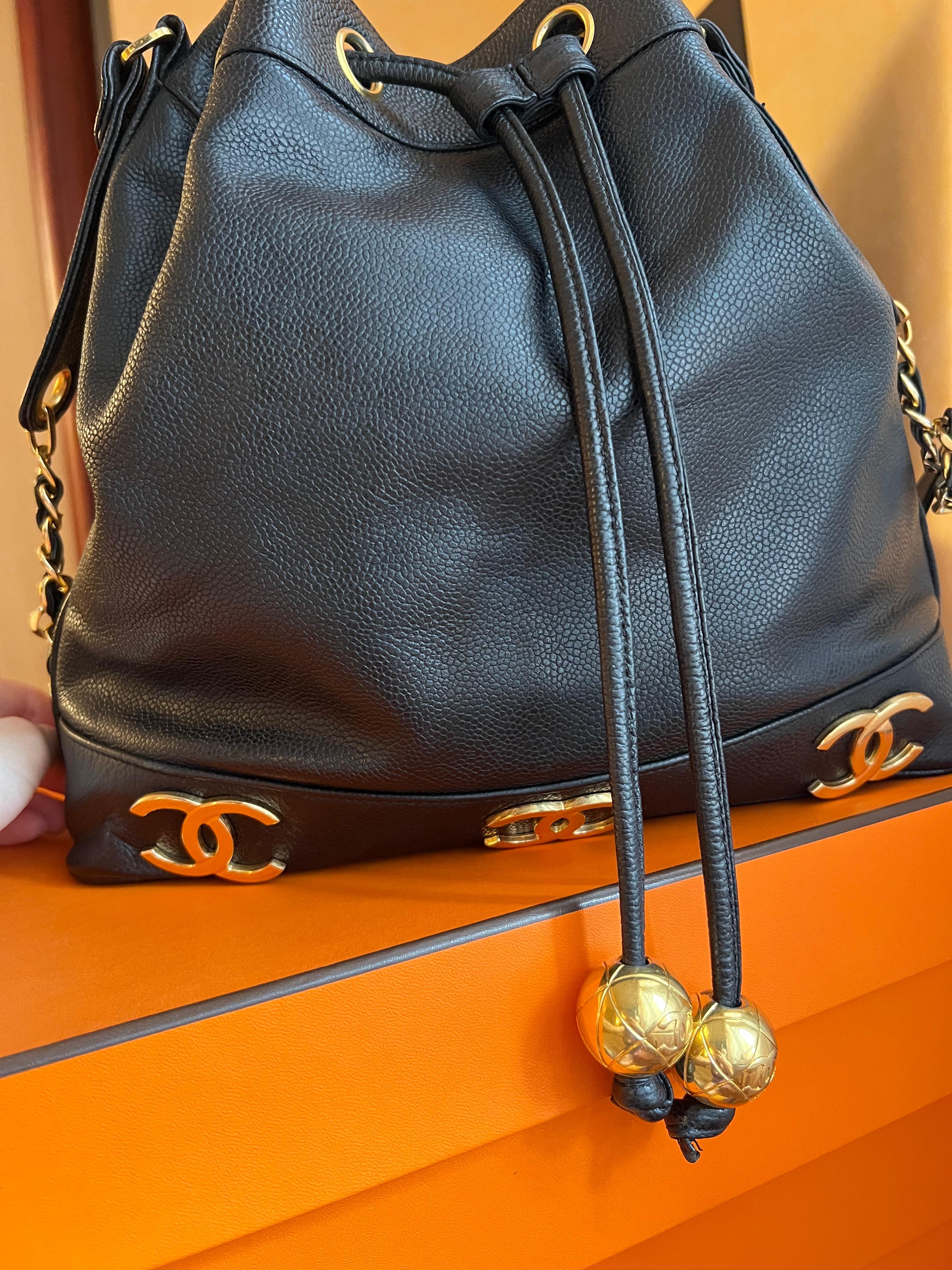 Chanel Drawstring Vintage Caviar Bag With CC Logos 24k Plated Hardware In Good Condition For Sale In New York, NY