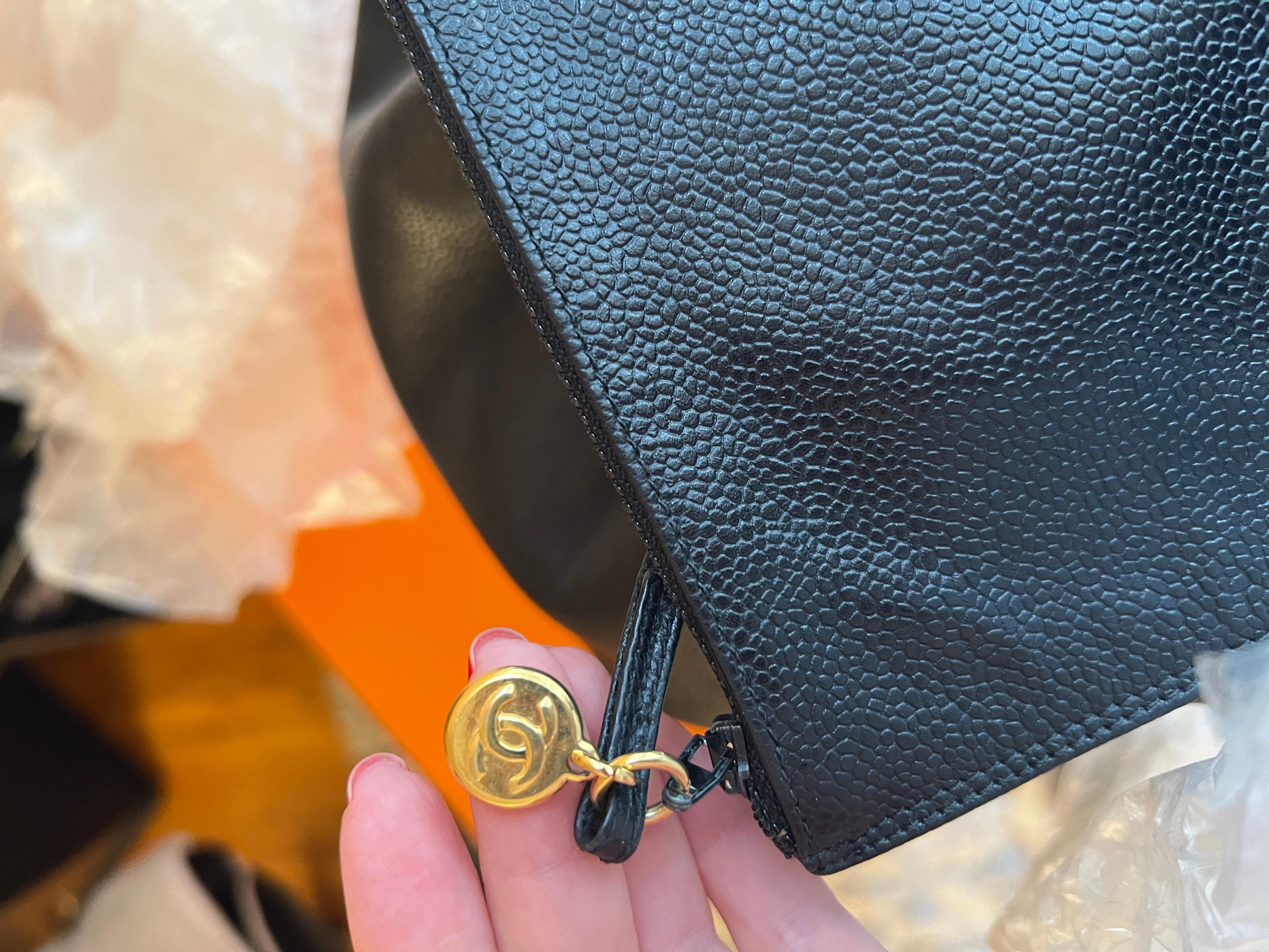 Chanel Drawstring Vintage Caviar Bag With CC Logos 24k Plated Hardware For Sale 4