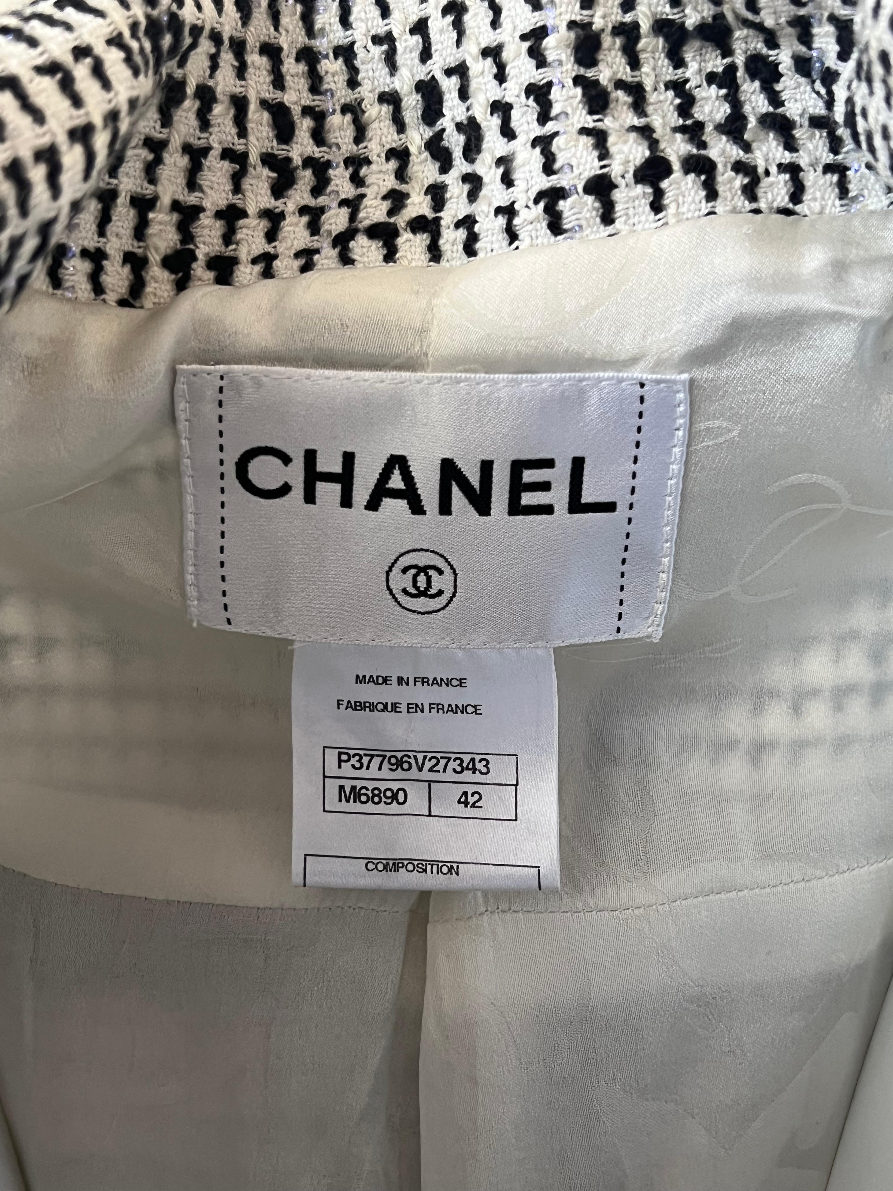 Chanel Dress Coat Black and White Tweed 2010 For Sale 5