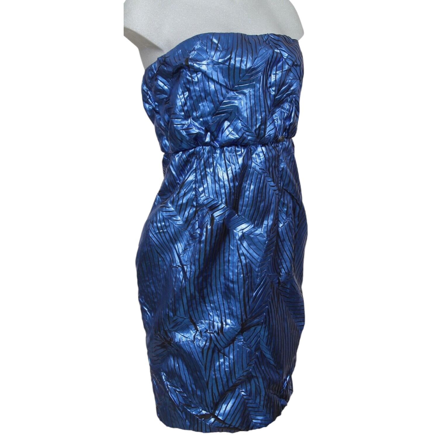 CHANEL Dress Strapless Blue Metallic Gripoix CC Plaque 2012 Sz 40 In Excellent Condition For Sale In Hollywood, FL