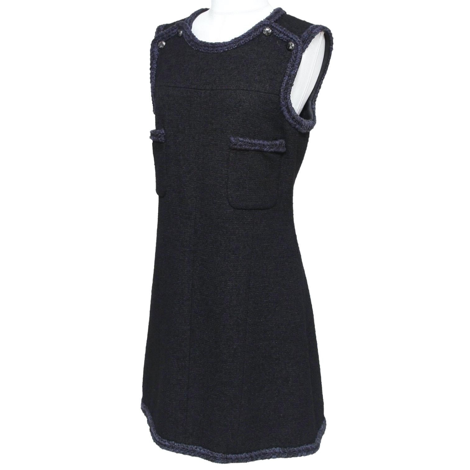 CHANEL Dress Tweed Black Navy Sleeveless Braided Trim Wool Silk Sz 42 2013 In Good Condition For Sale In Hollywood, FL