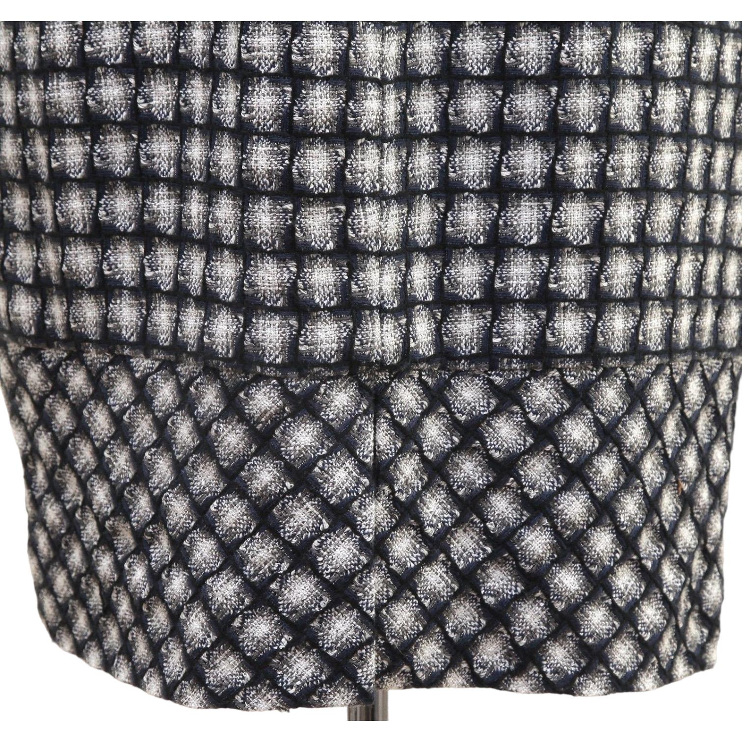 CHANEL Dress Tweed Knit Cap Sleeve Shift Zipper Multi Color Zipper Sz 40 For Sale 6