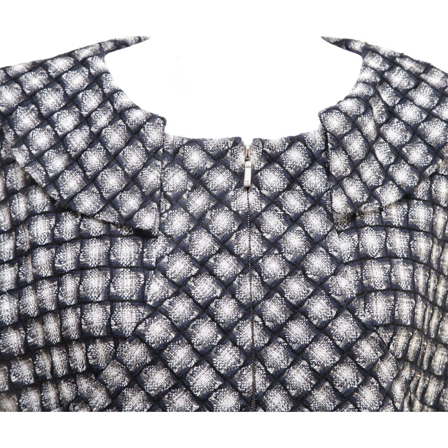 Women's CHANEL Dress Tweed Knit Cap Sleeve Shift Zipper Multi Color Zipper Sz 40 For Sale
