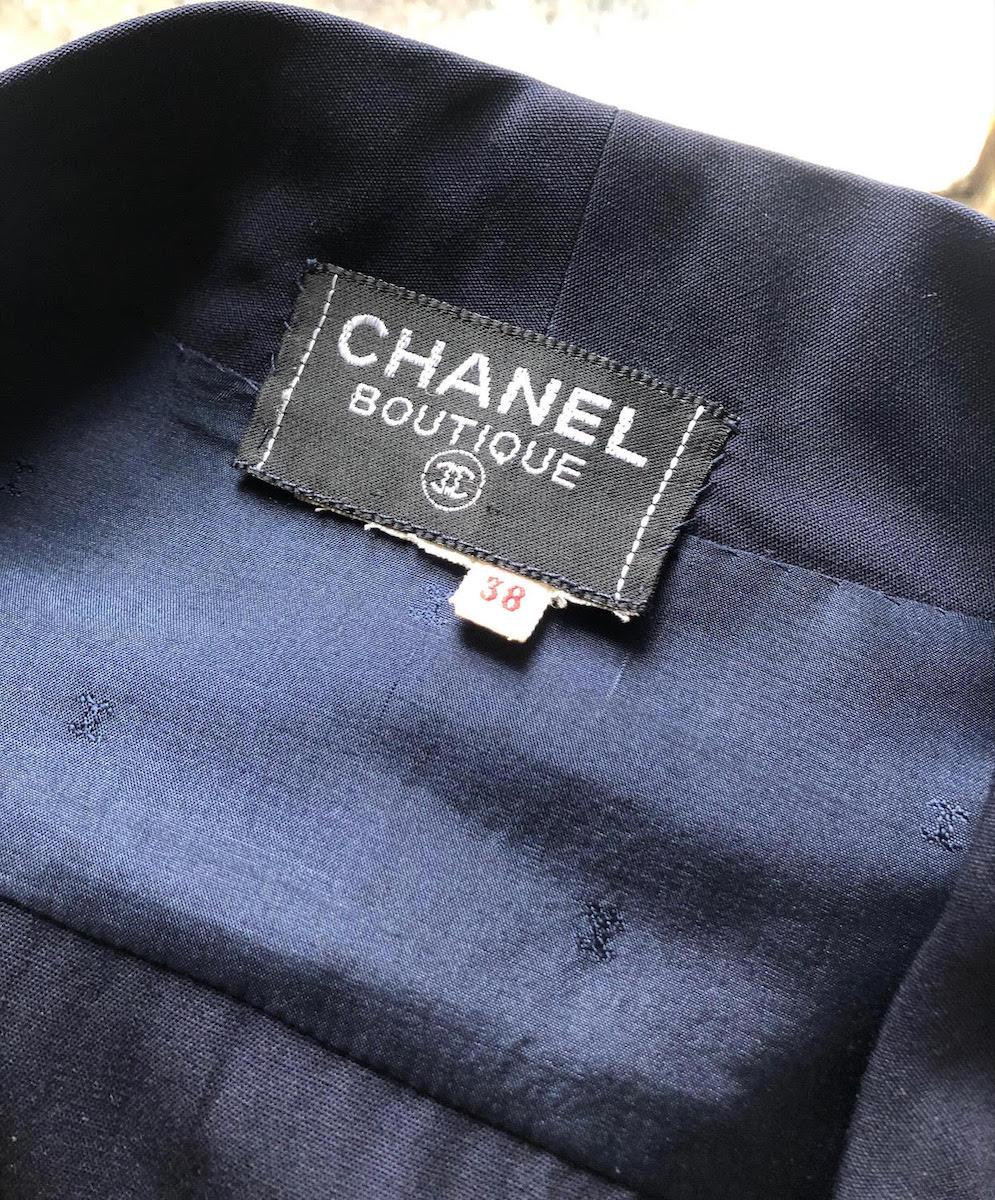 CHANEL Robe vintage à double boutonnage avec logos CC classique en vente 7