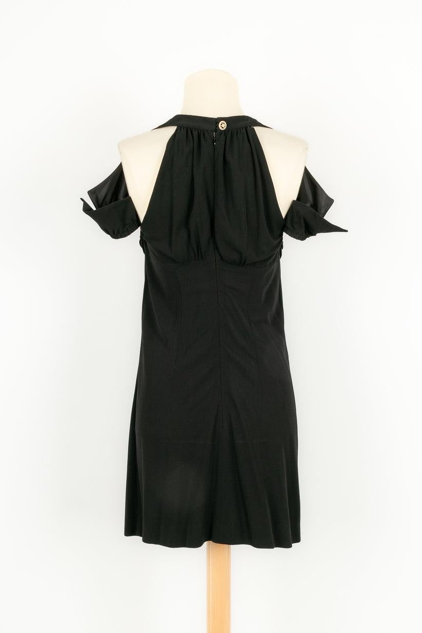 Robe Chanel avec épaules dénudées et doublure en soie Pour femmes en vente