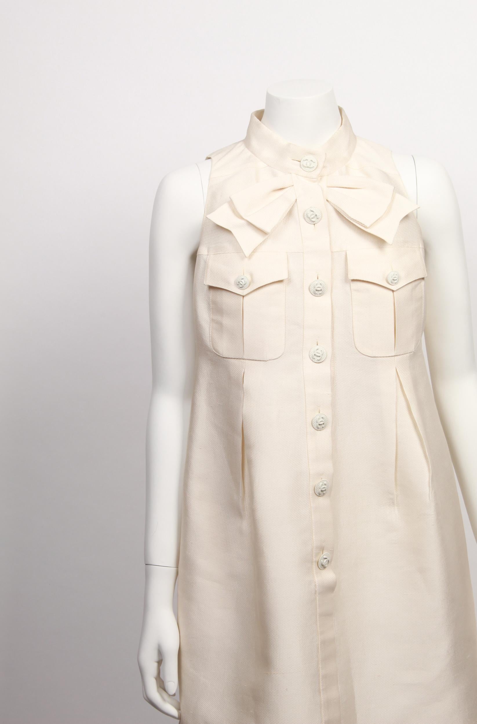 Chanel Dress With Bow From the 09 Spring Collection In Good Condition In Melbourne, Victoria