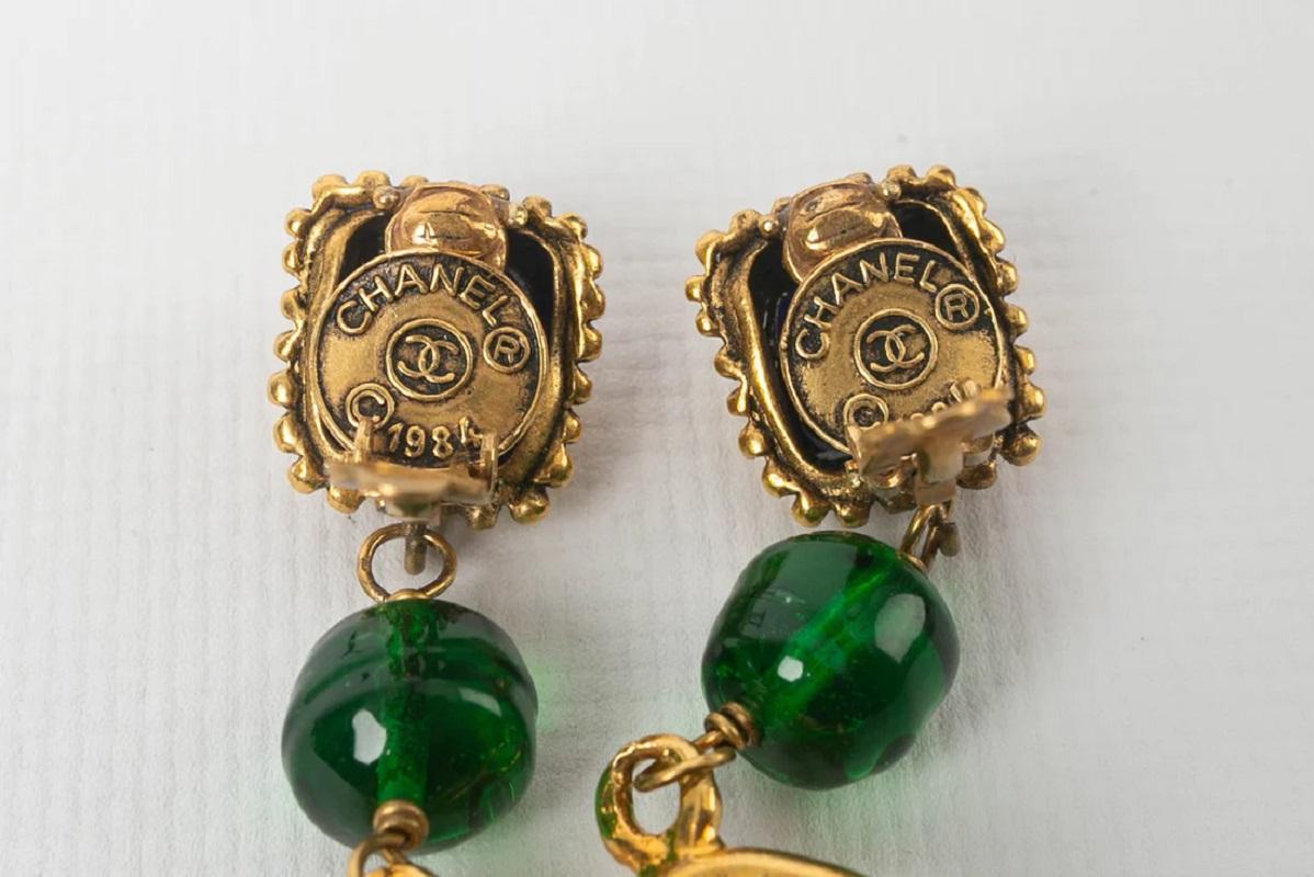 Chanel Drop Earrings in Gilded Metal and Glass Paste 2