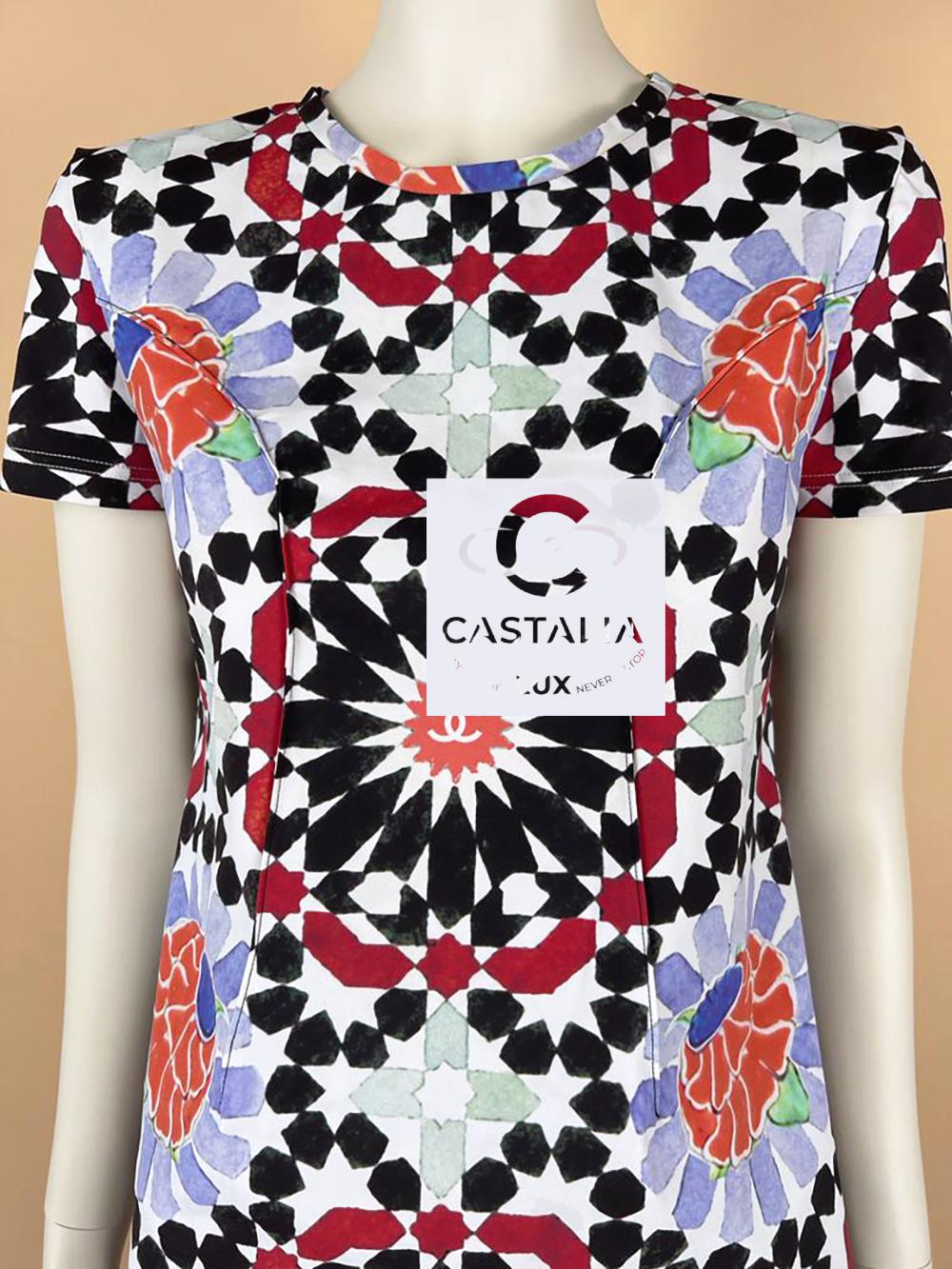 Chanel Dubai CC Logo Mosaic Relaxed Suit 36 FR in vendita 4