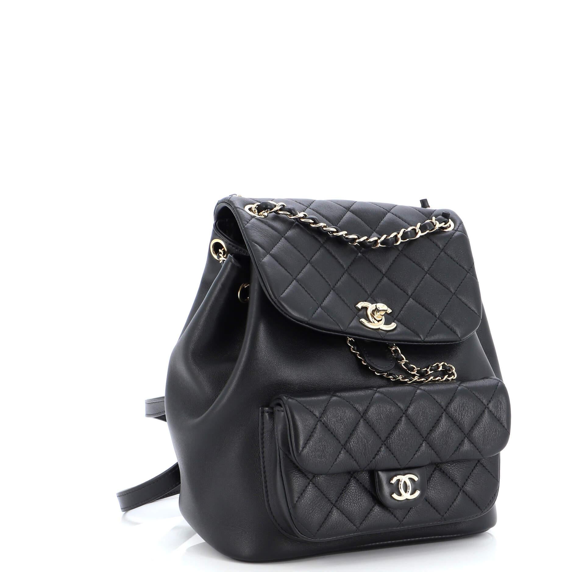 Sac à dos Chanel Duma en cuir matelassé avec cordon de serrage grand format Bon état à NY, NY