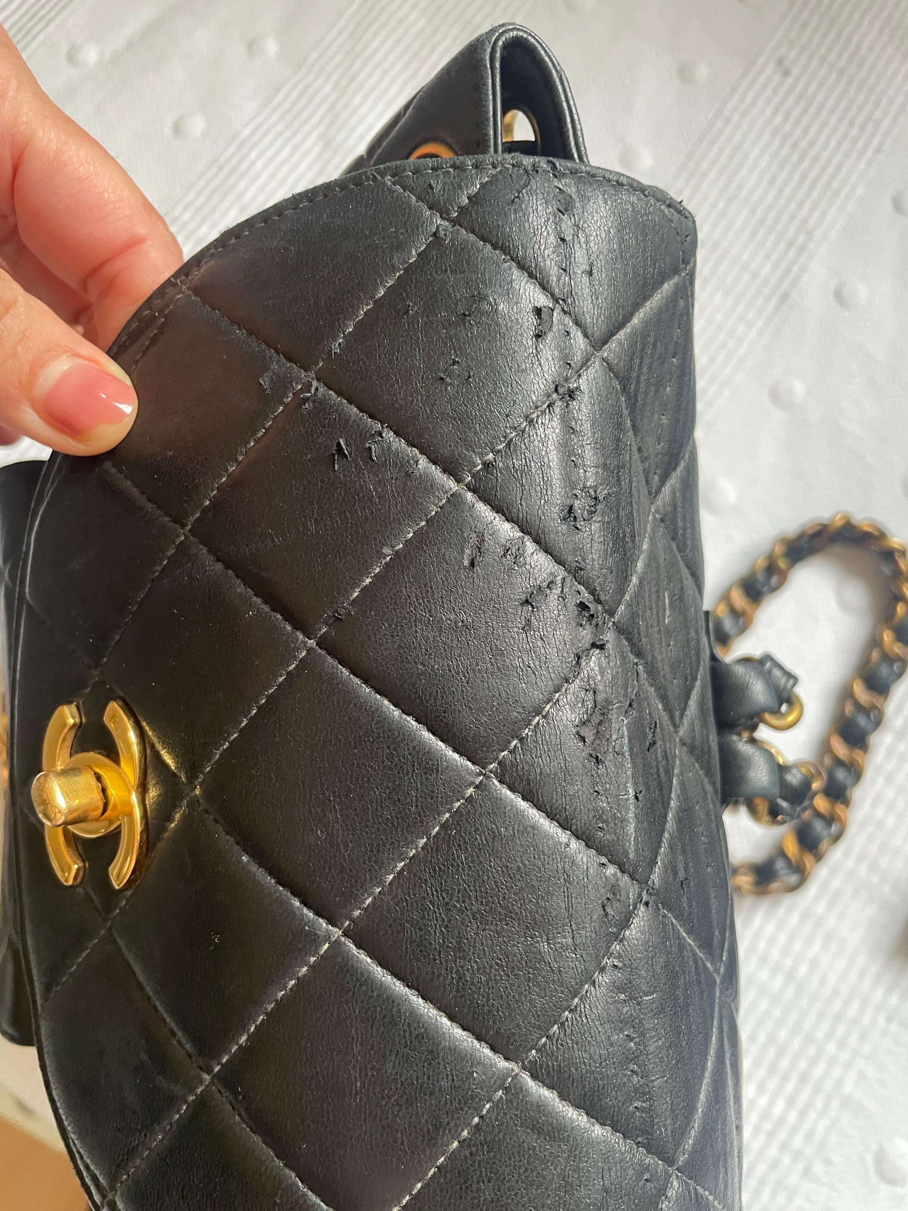 CHANEL Vintage backpack model Duma. Very rare and highly sought after. CC logo underneath the bag. It is in good condition, showing signs of wear as seen in the photos. The chains of the straps have lost some of their gold. It is still magnificent