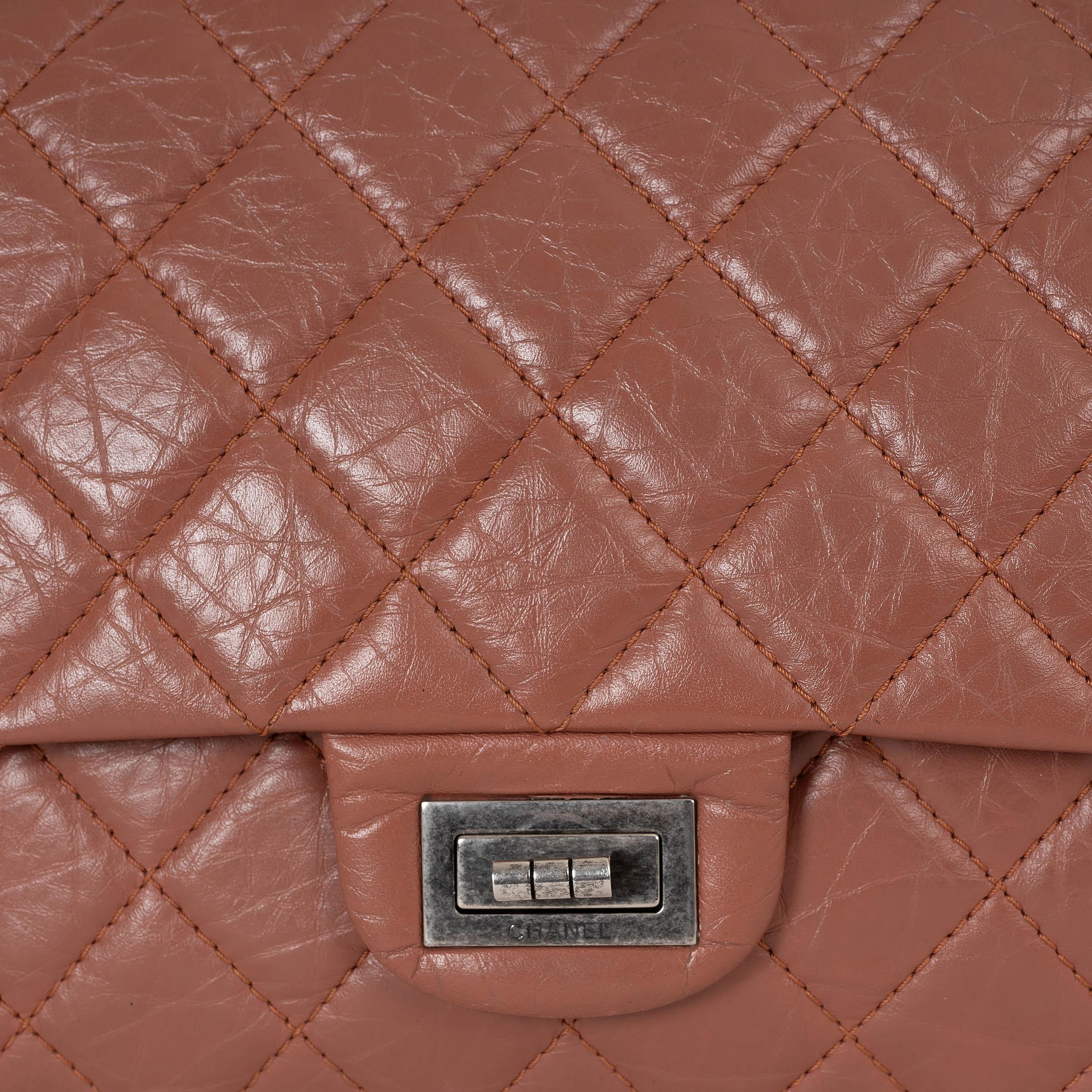 CHANEL dusty pink Aged calfskin leather 2.55 REISSUE MAXI FLAP Shoulder Bag For Sale 1