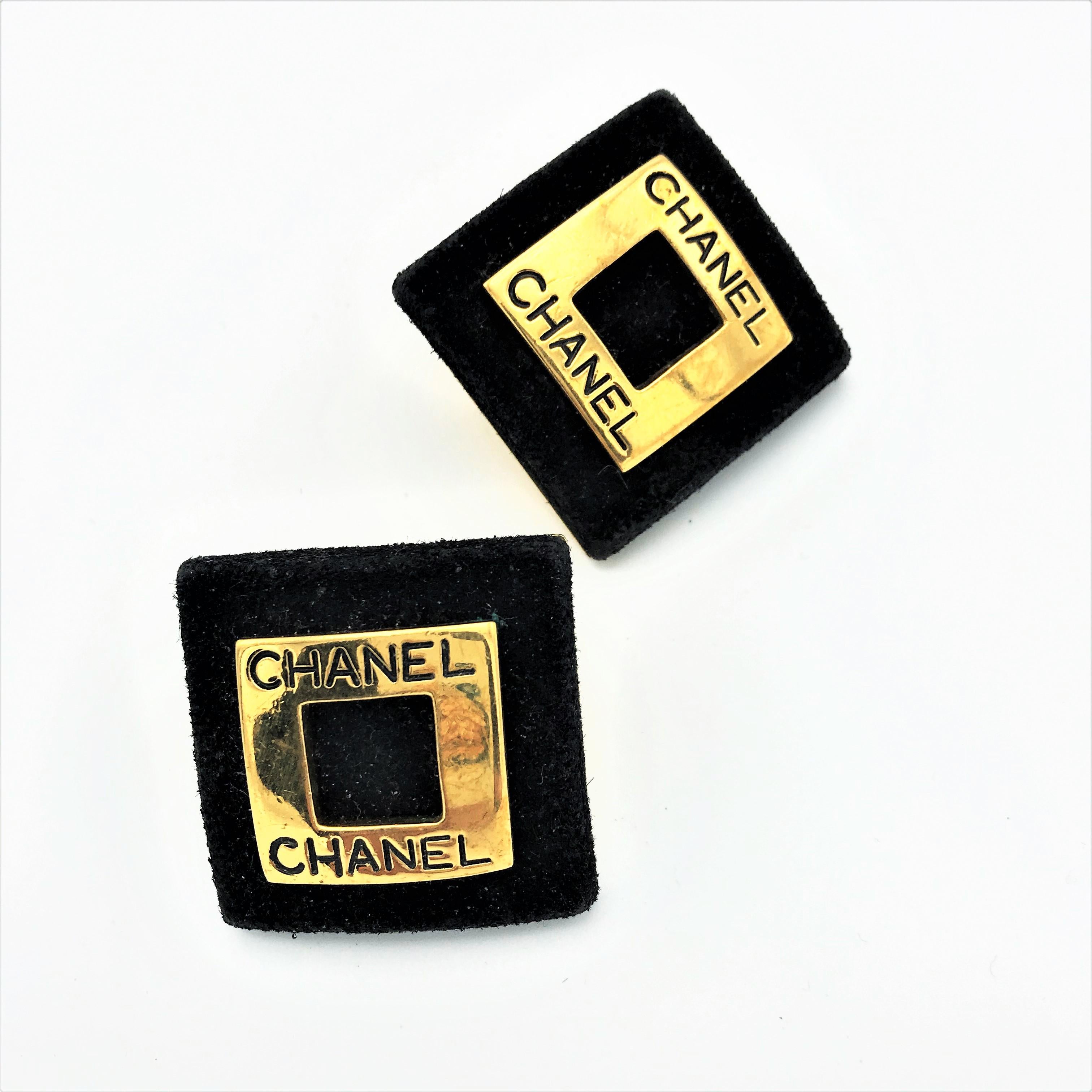 Women's Chanel clip on earring, black suede with gold plated quadrat sign. 2CC9 For Sale
