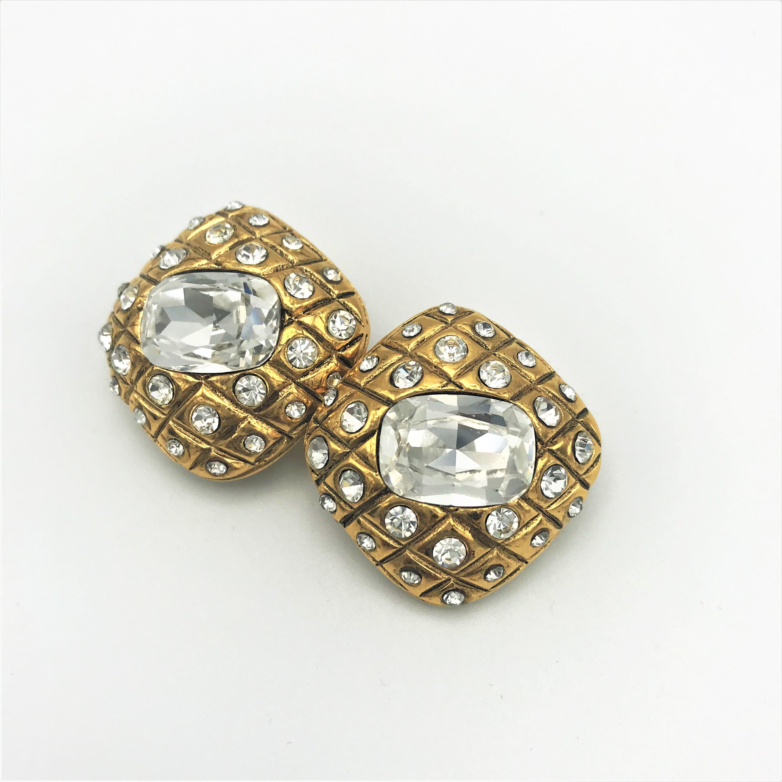 Artisan CHANEL clip-on ear signed 2CC3 quilted gold plated rhinestones For Sale