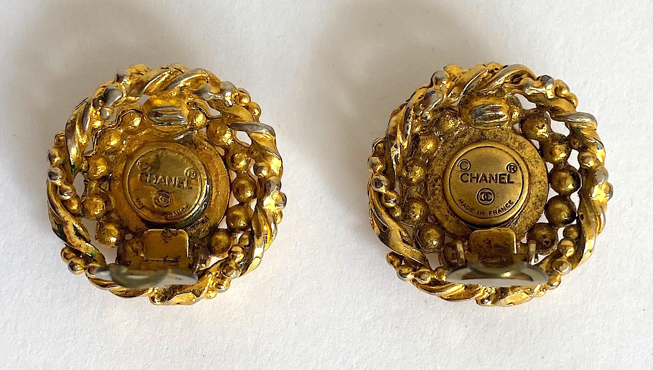 Women's Chanel /early 1980s Gold Bottom Earrings wit Large Rhinestone