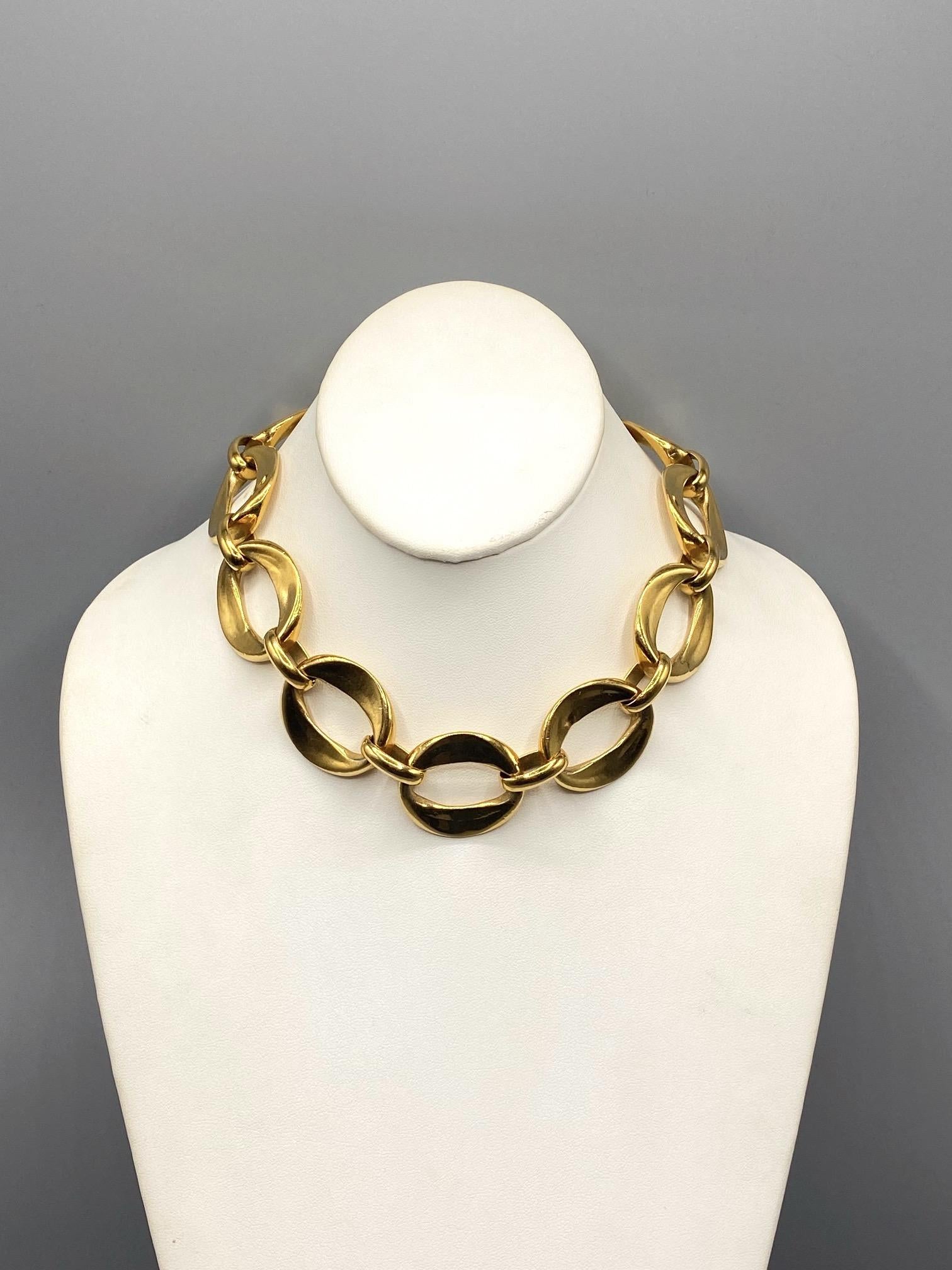 Chanel Early 1980s Large Oval Link Necklace 7