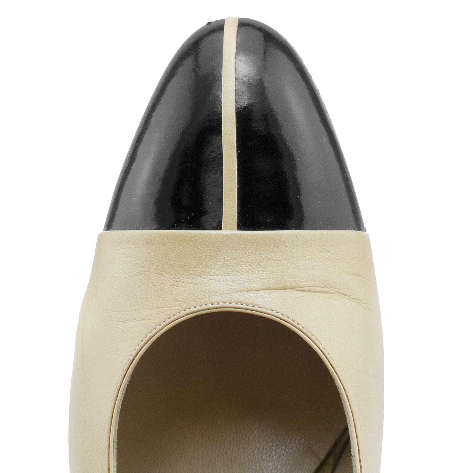 Chanel Early 1990s Beige and Black Slingbacks  For Sale 1