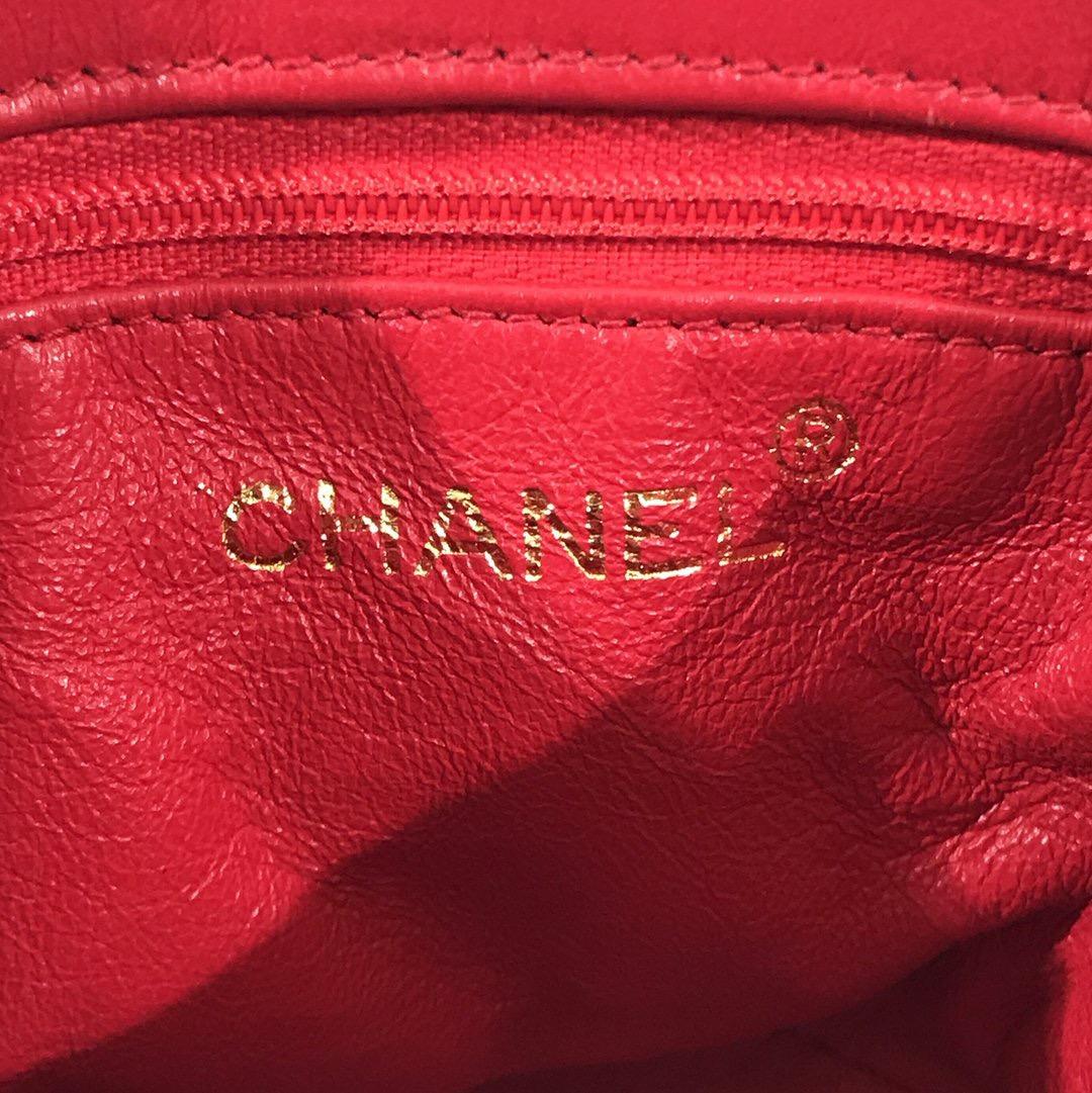 Chanel early-mid 1980’s quilted lambskin canteen barrel cylinder bag.  2