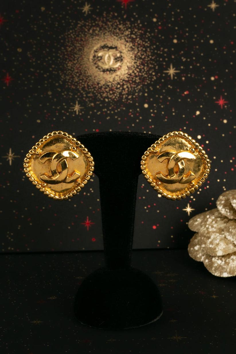 Chanel Earring Clips in Gold Metal 2
