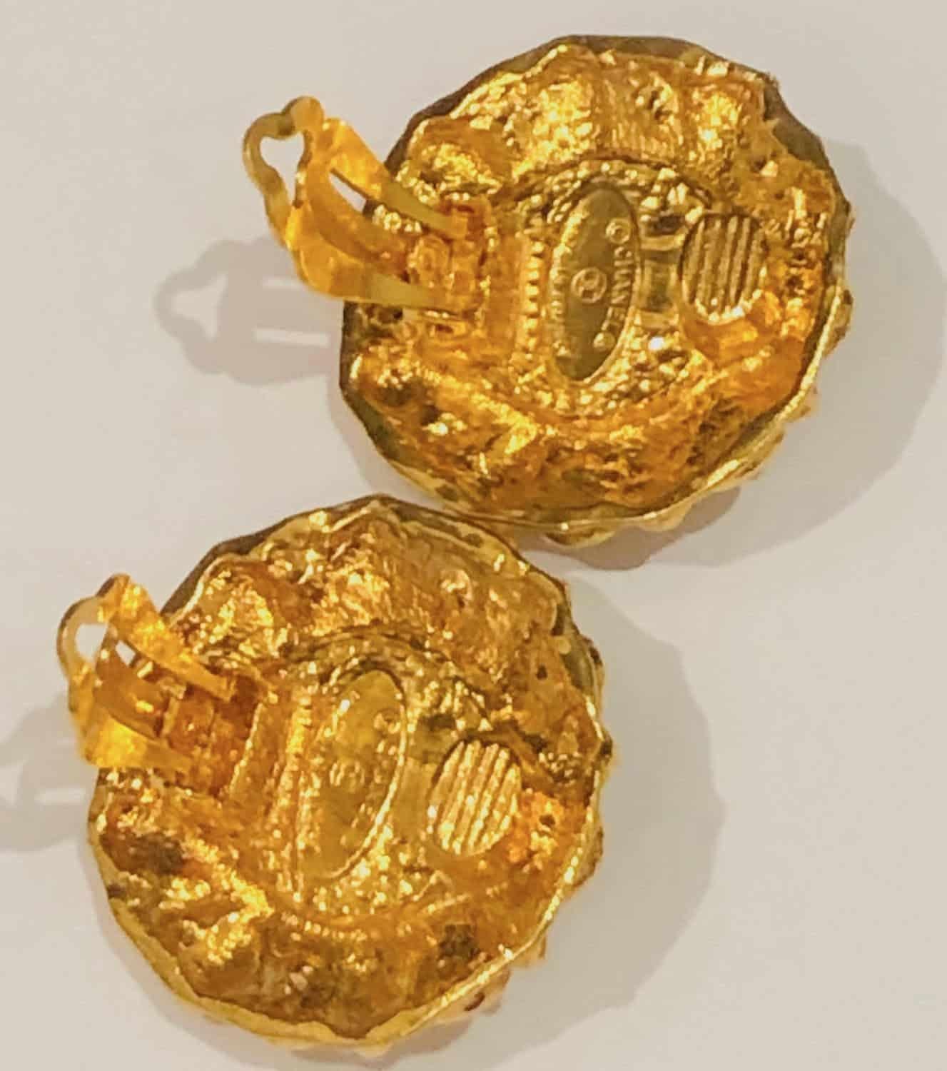 chanel earrings box