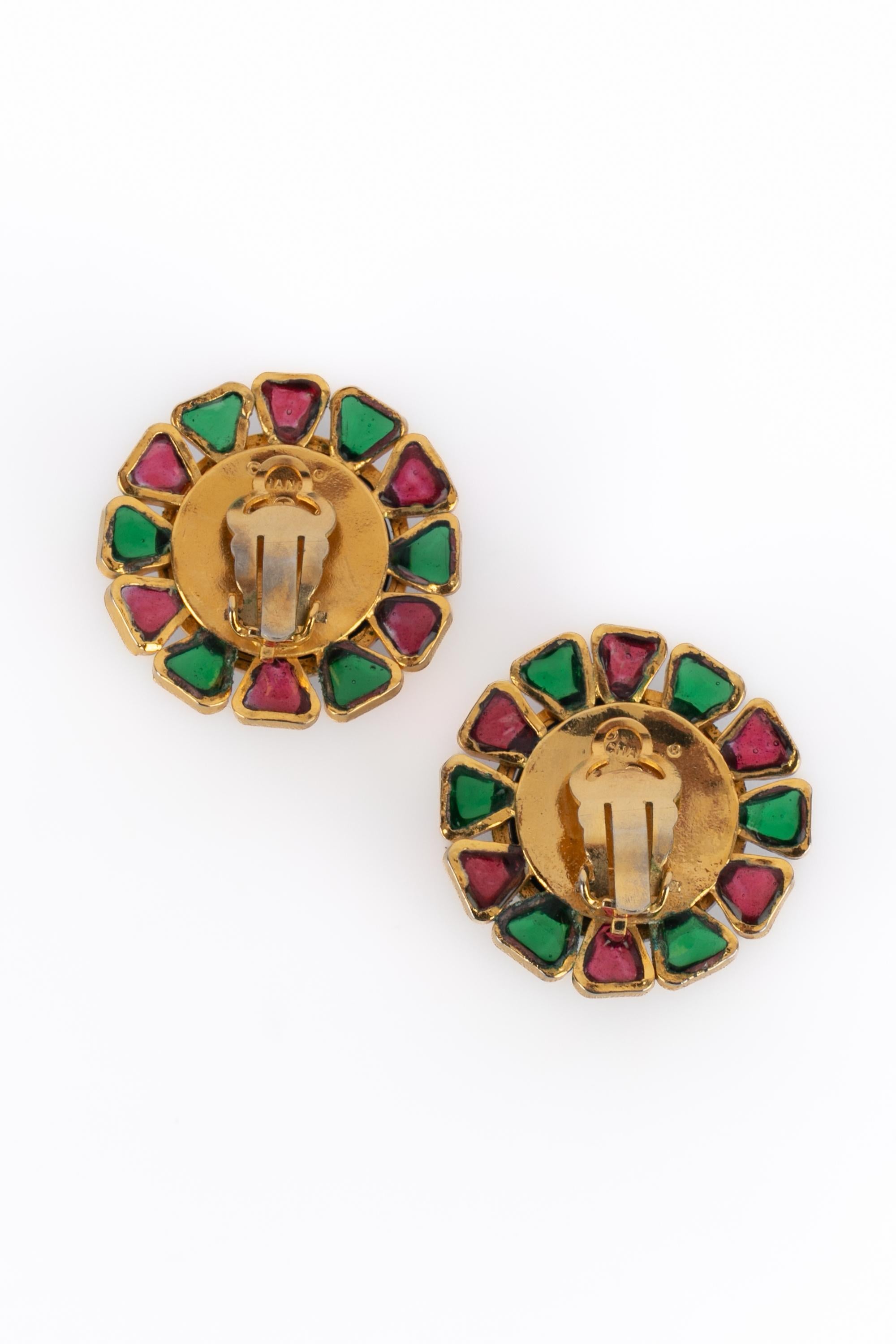 Donna Orecchini Chanel del 1985 in vendita