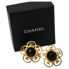 CHANEL Earrings 1995 Vintage Black Gripoix Gold Toned CC Flower Clip On W/Box