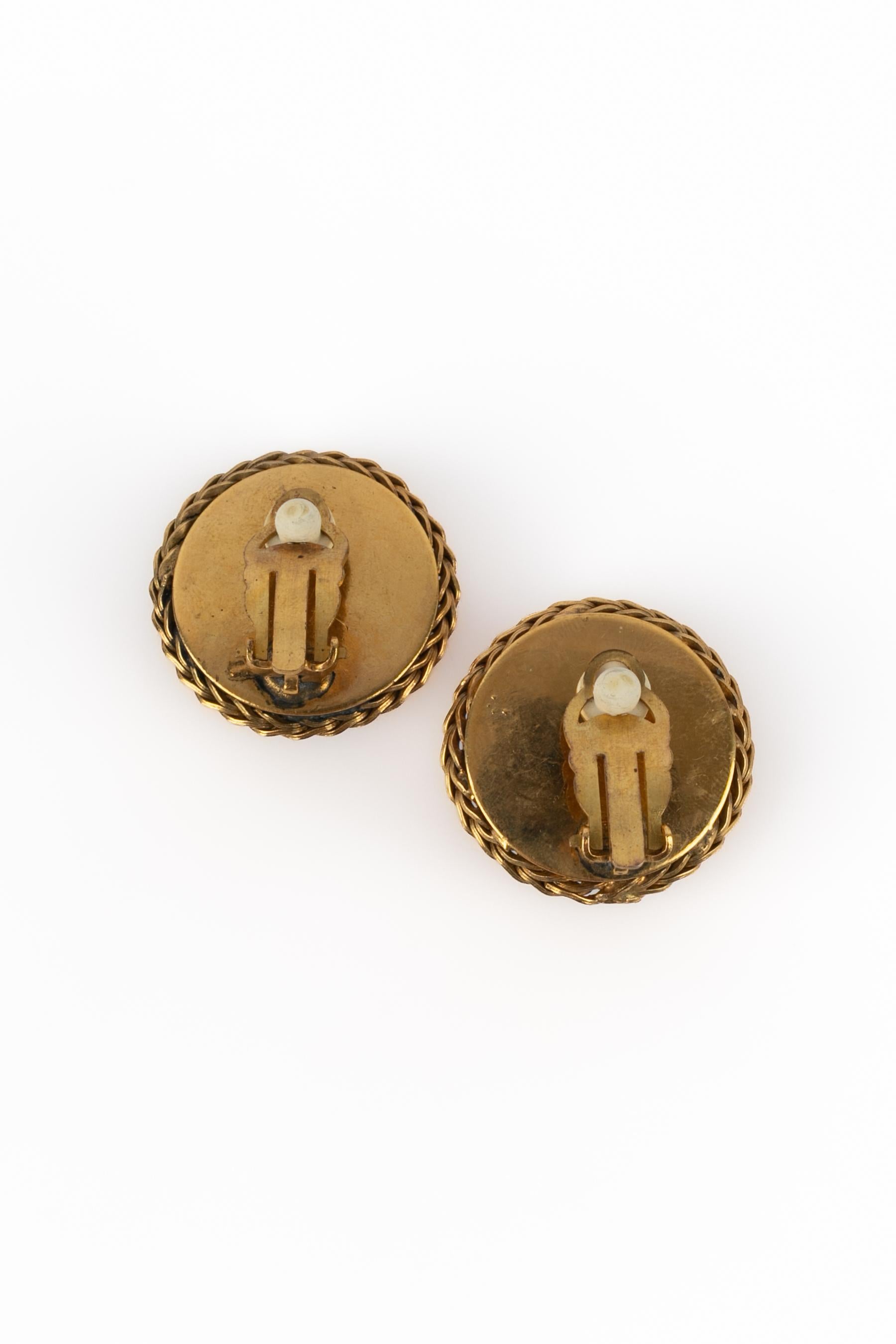 Donna Chanel earrings (attributed to) in vendita