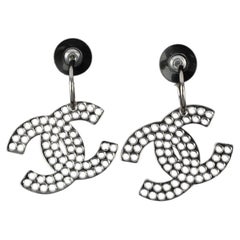 Chanel Ohrringe von Karl Lagerfeld Herbst-Winter 2003