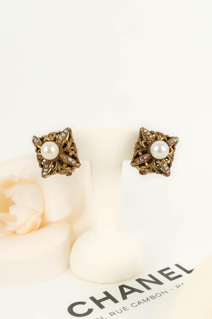 Chanel Earrings Clips in Openwork Gold Metal, Rhinestones and Mother-of-pearl 3