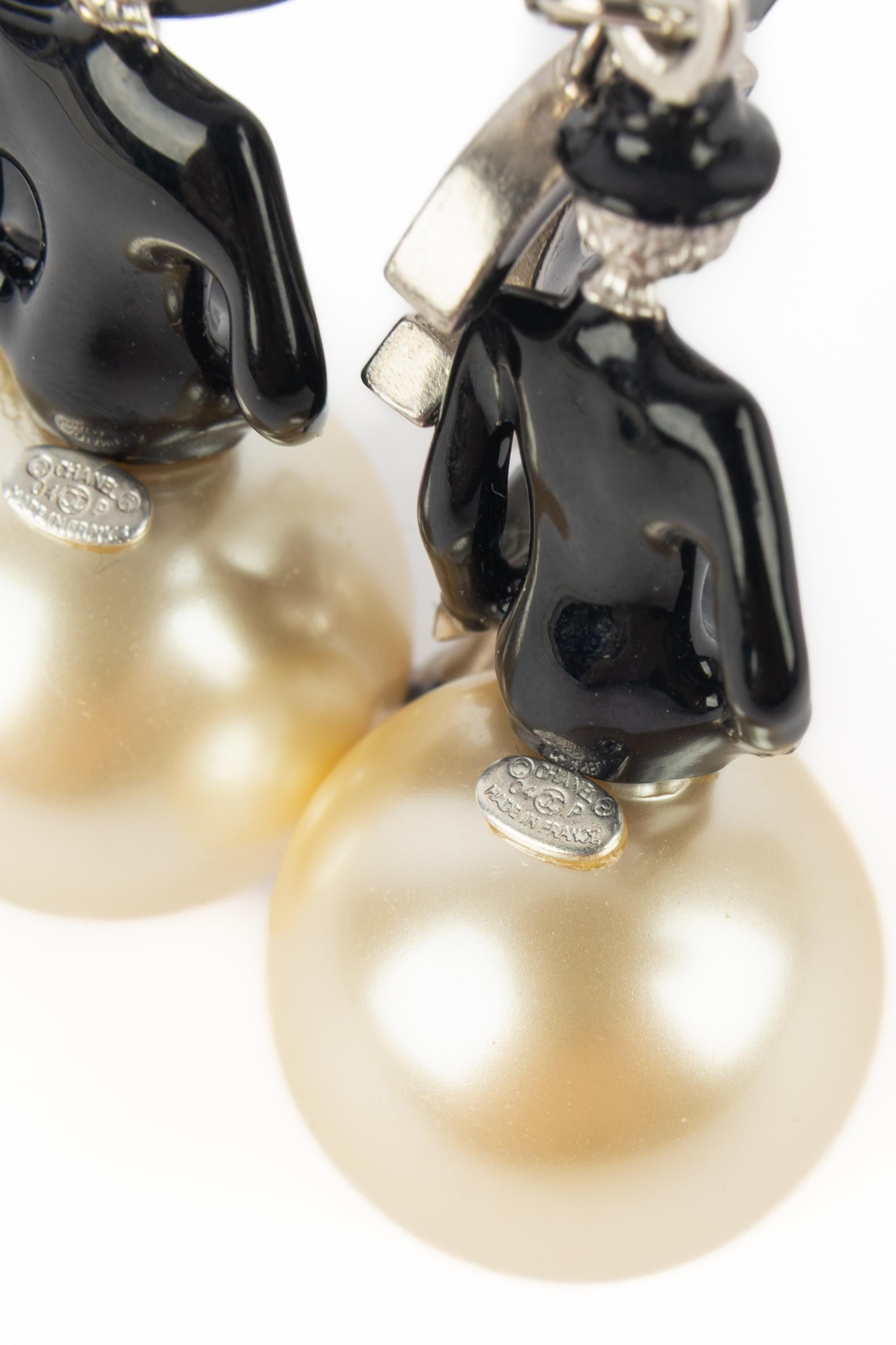 Chanel earrings 'coco on the world' For Sale 4