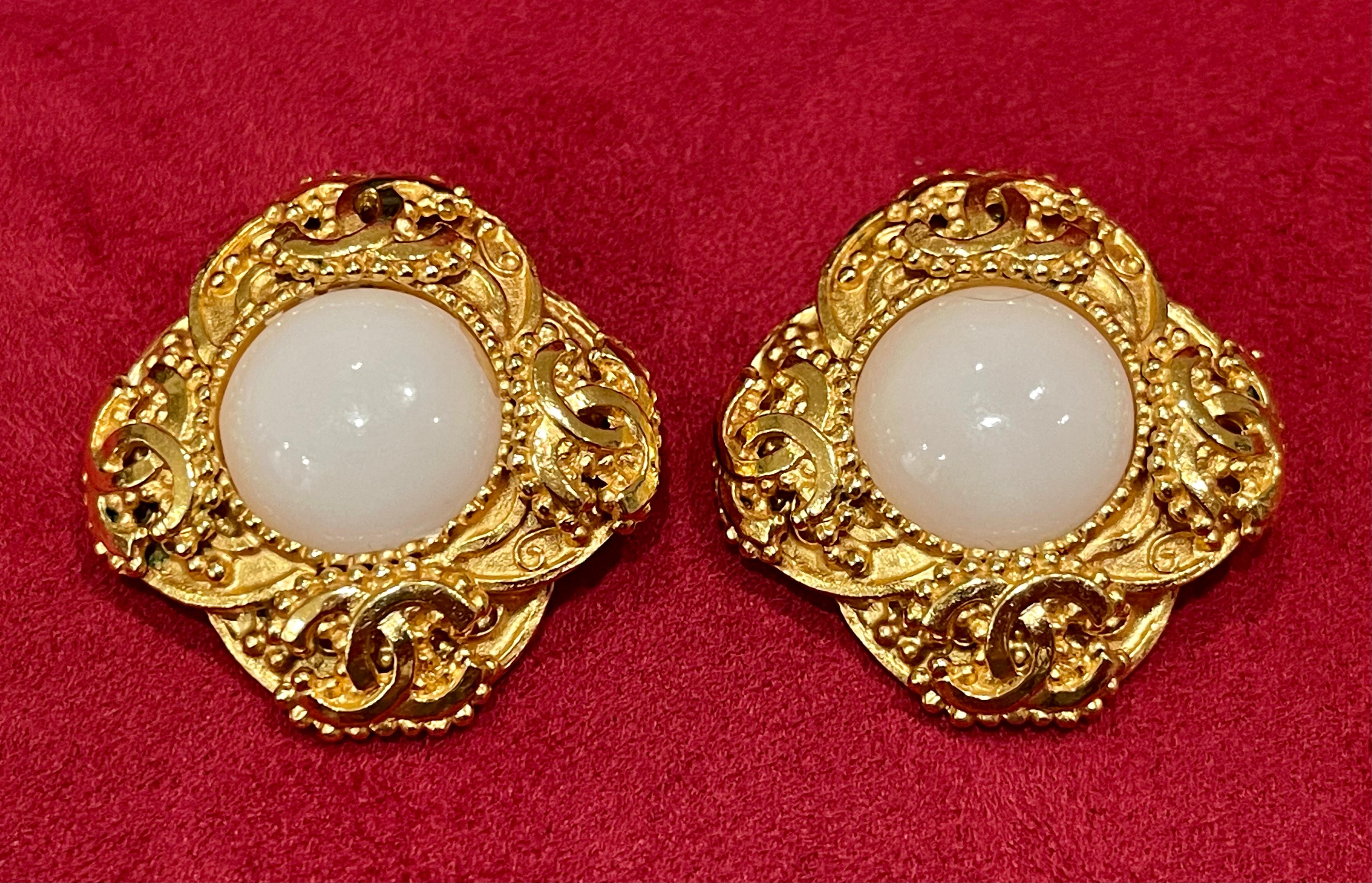 Gold Plate CHANEL - Earrings / Ear Clips, Pearl and CC For Sale