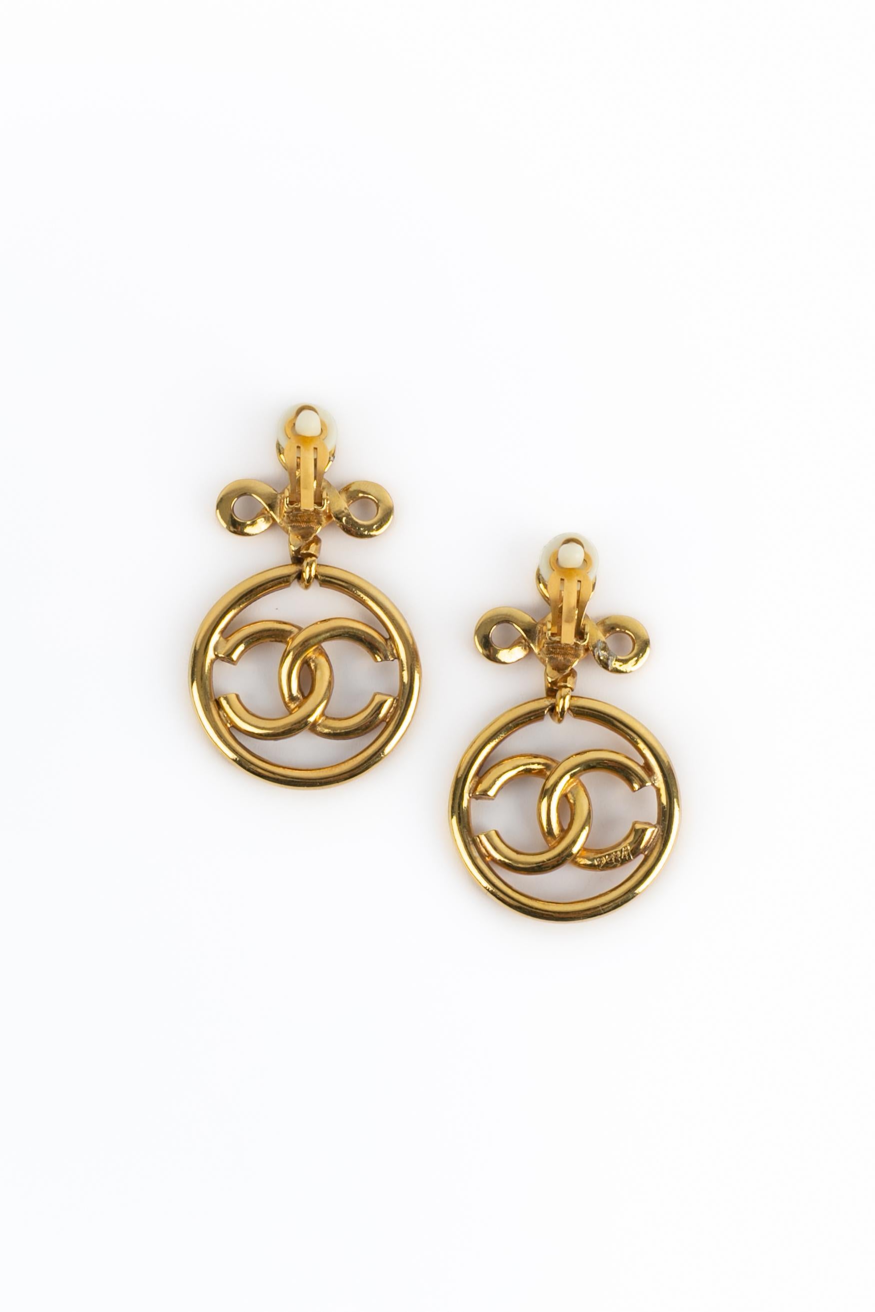Donna Orecchini Chanel in vendita