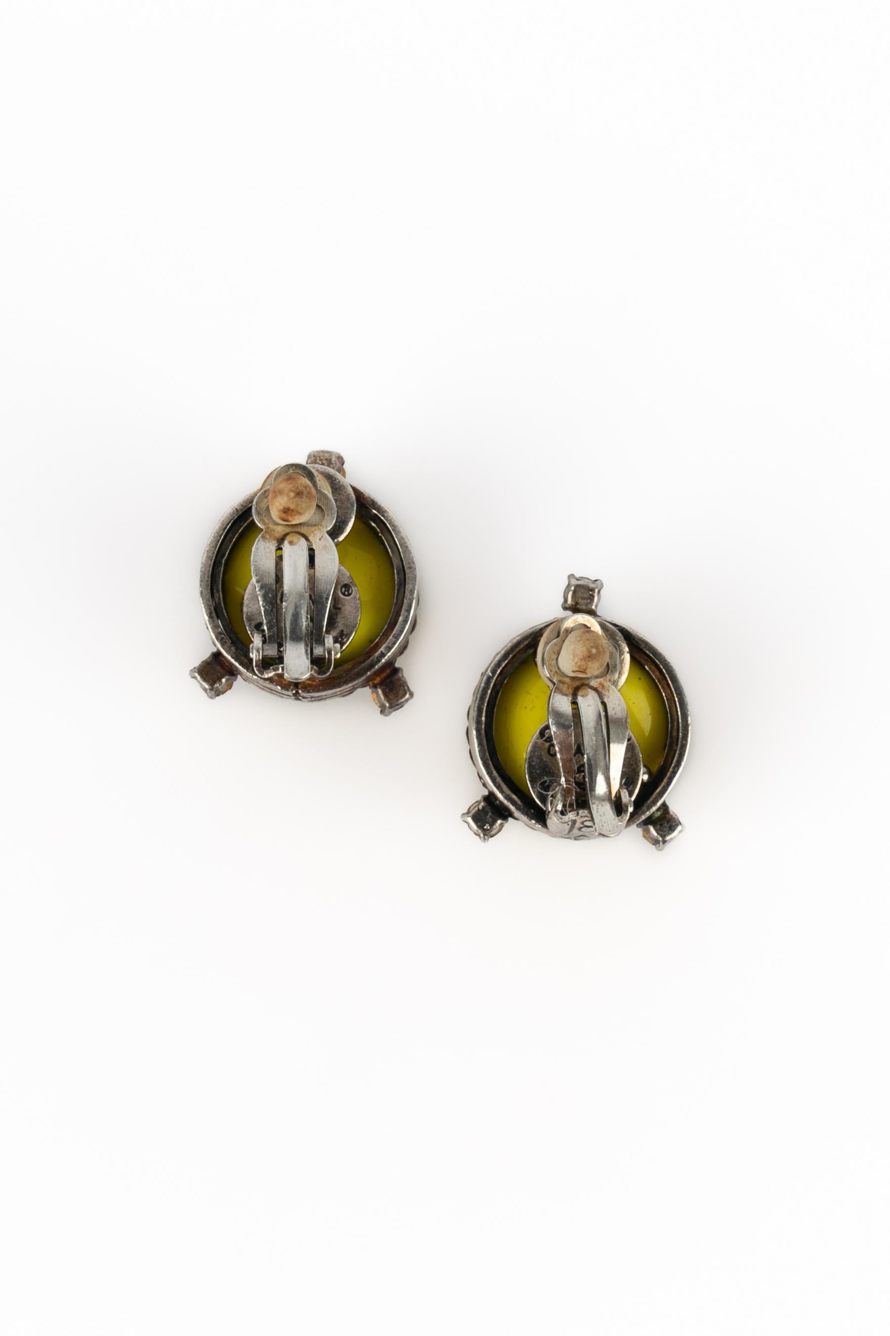 Donna Orecchini Chanel in vendita