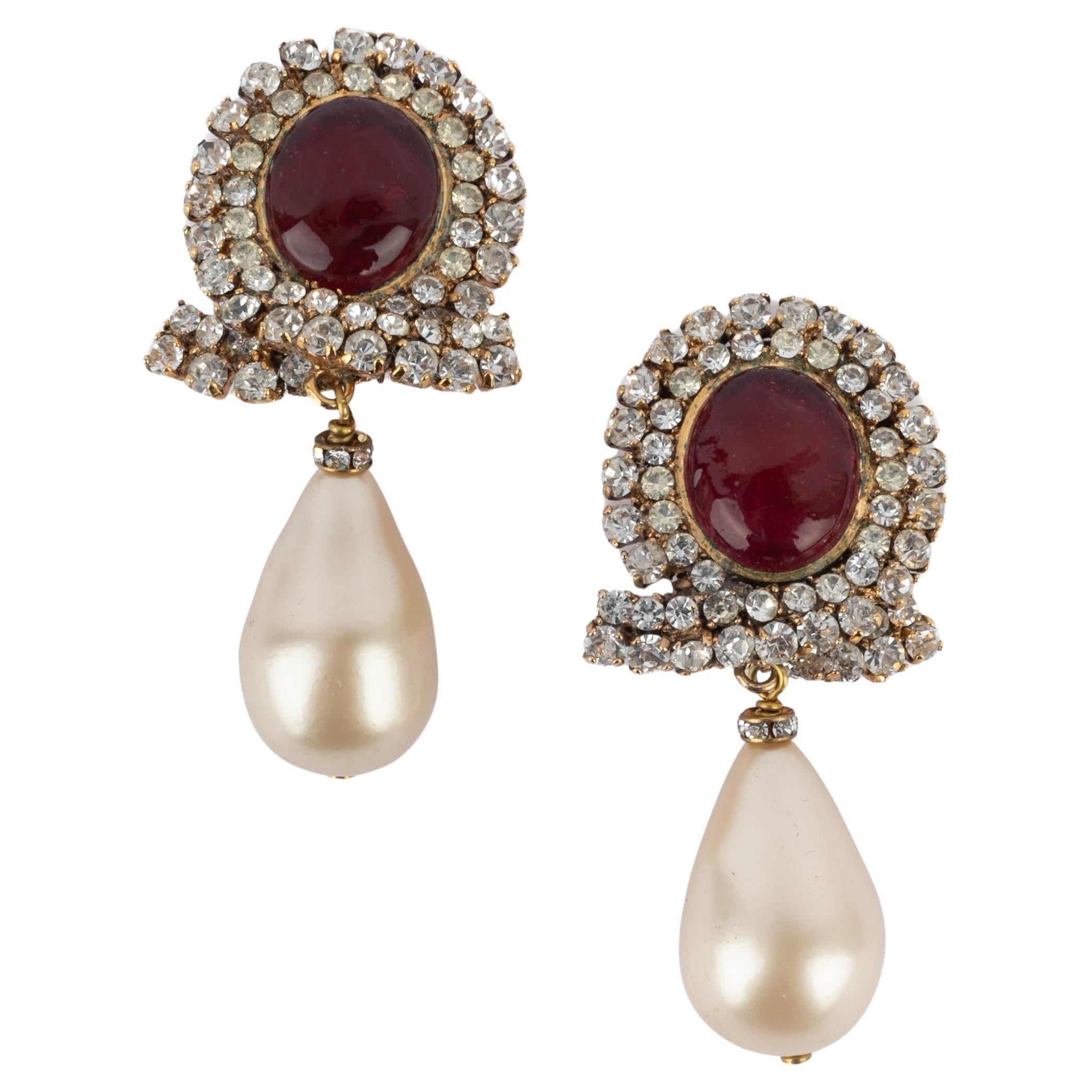 Chanel earrings from the 1980s For Sale