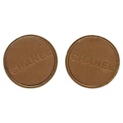 Pendientes Chanel. Genuino CC CHANEL LOGO Redondo Pendientes de clip. Piel