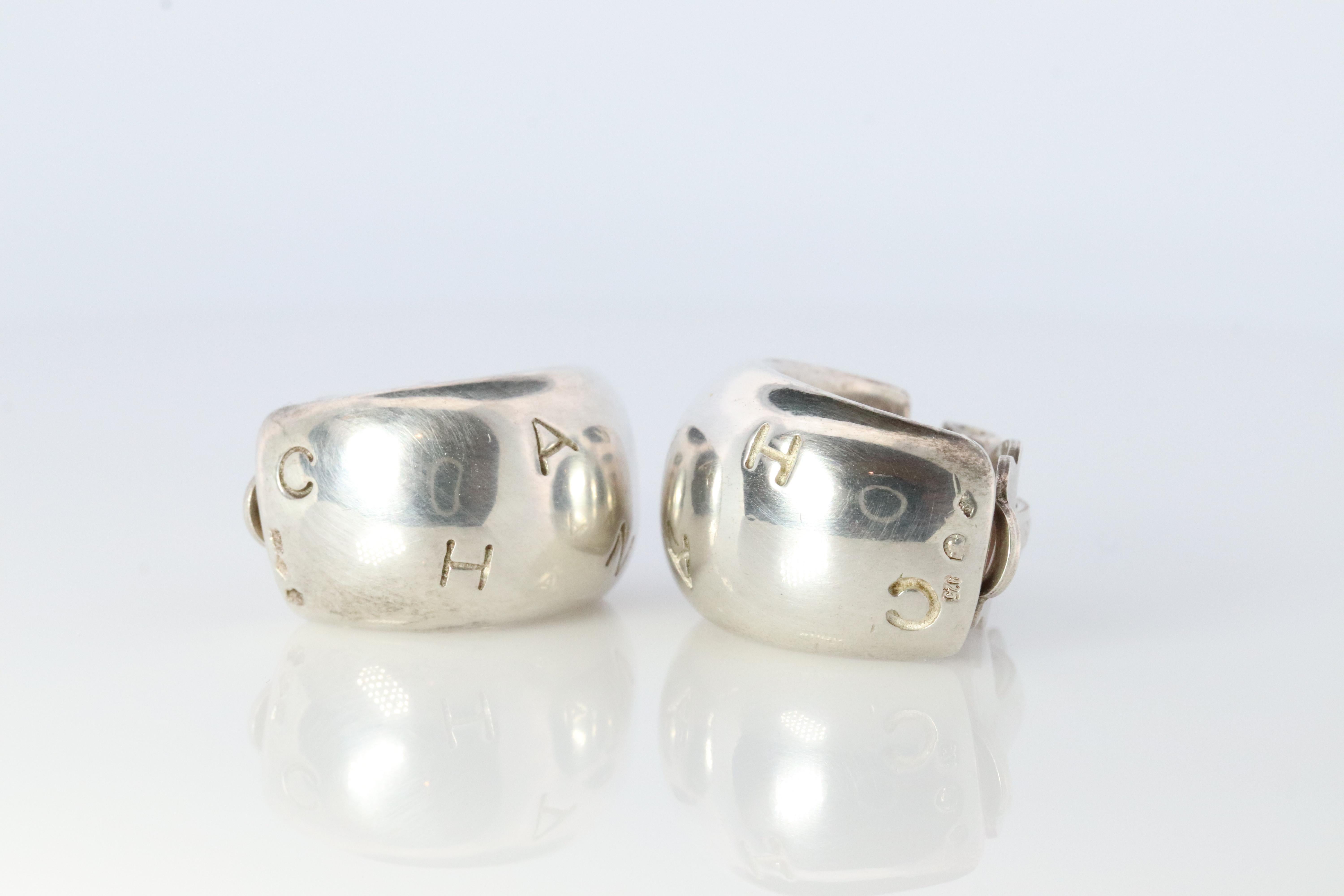 Chanel-Ohrringe. Echte CHANEL Reifen Logo Buchstaben Sterling Silber 925 im Angebot 4