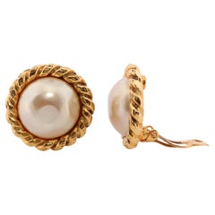 Pendientes Chanel. Genuino  CHANEL Mabe Pearl Coil Weave Pendientes de clip.